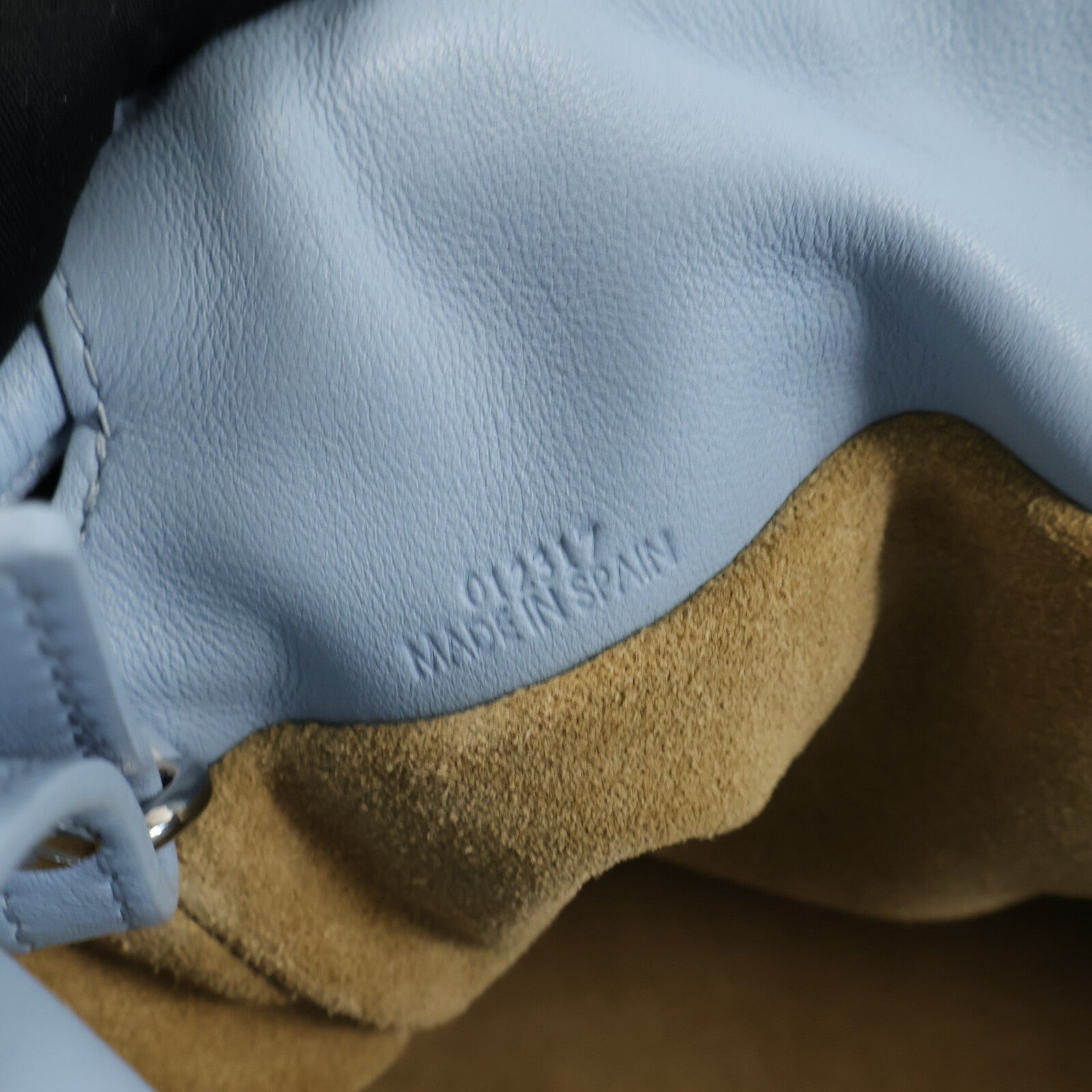 LOEWE 牛皮皮革Flamenco Knot Bag Medium肩背袋