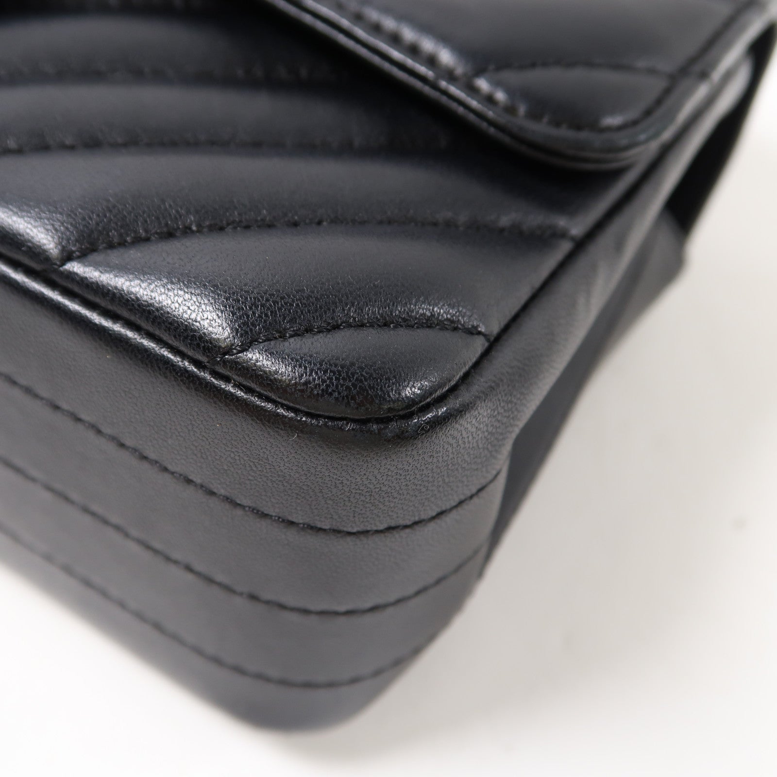 CHANEL 羊皮皮革Chain Shoulder金扣鏈帶肩背袋黑色