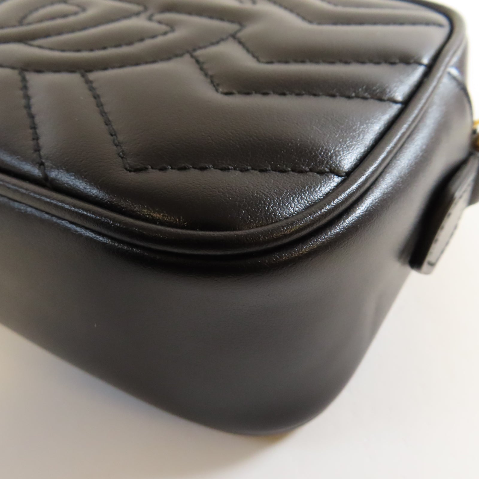 GUCCI 【激減優惠】牛皮皮革GG Marmont金扣肩背袋黑色