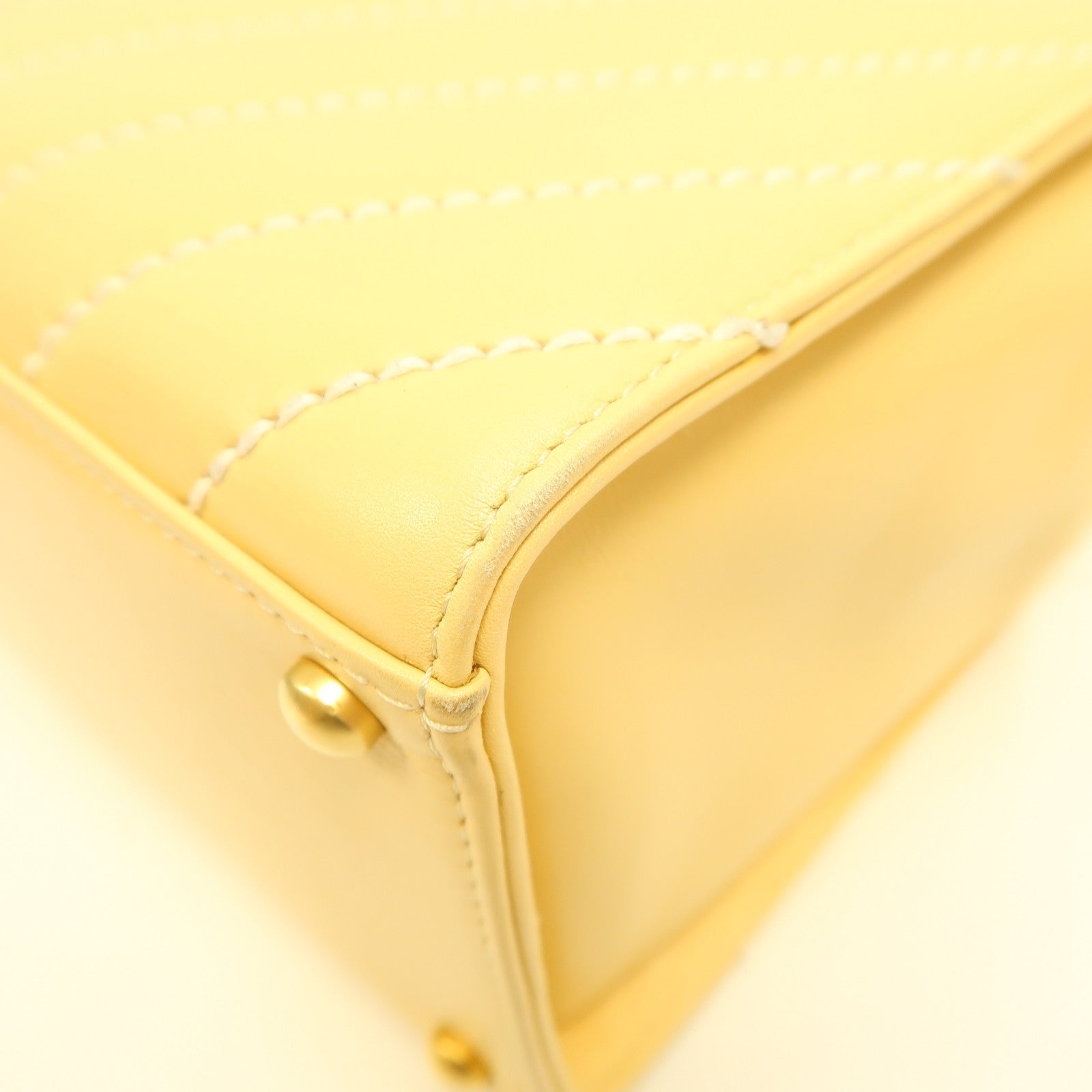 CHANEL 斜紋牛皮皮革Vintage Handbag金扣手挽袋黃色