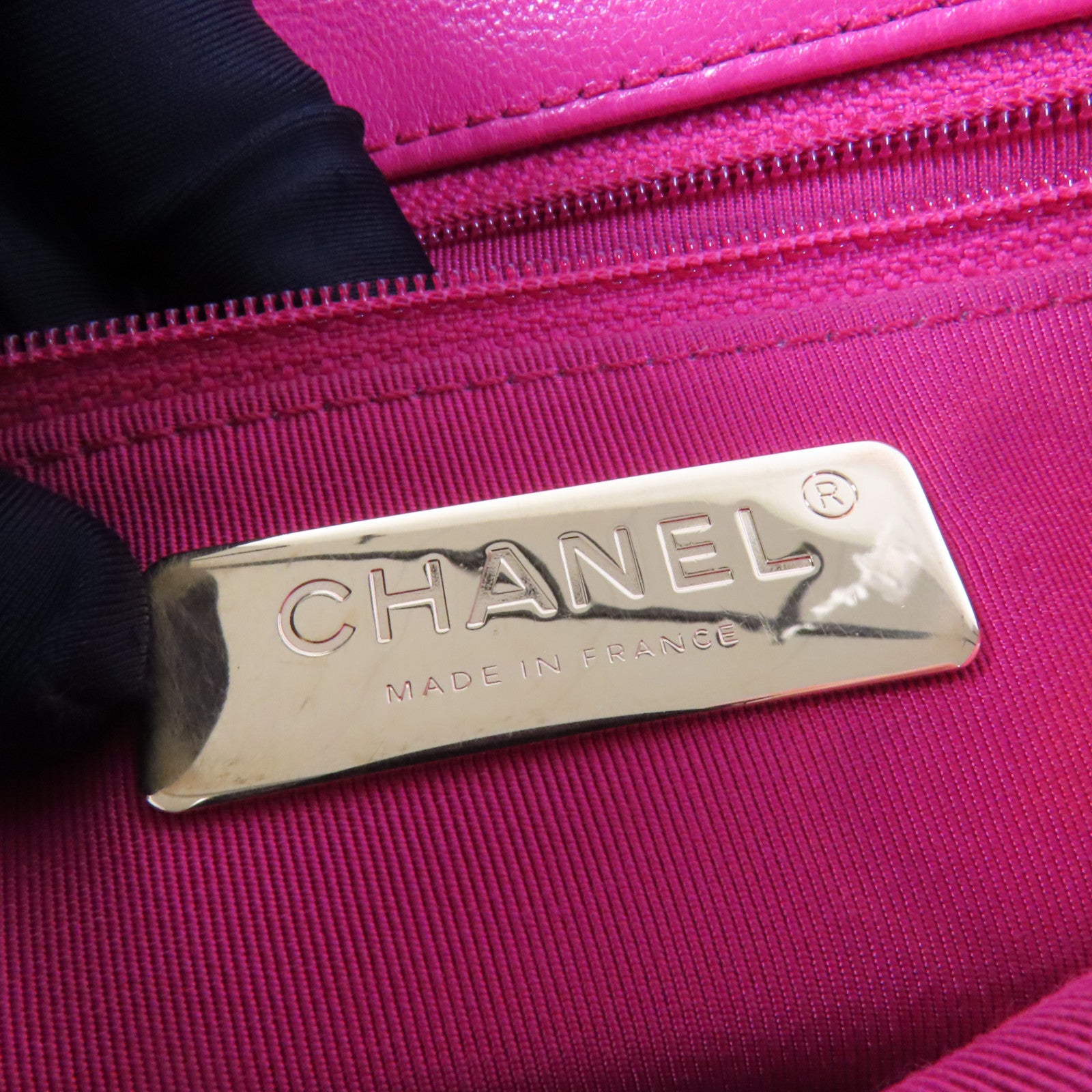 CHANEL 羊皮皮革C19 Medium金扣鏈帶肩背袋