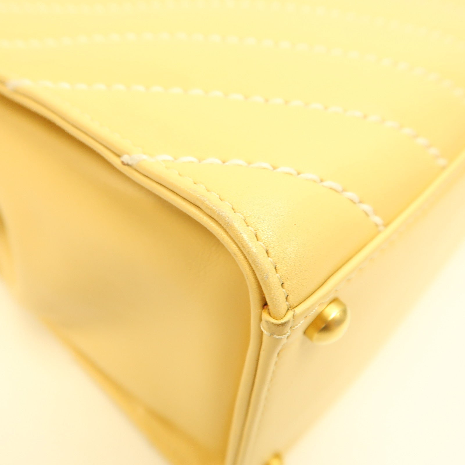 CHANEL 斜紋牛皮皮革Vintage Handbag金扣手挽袋黃色