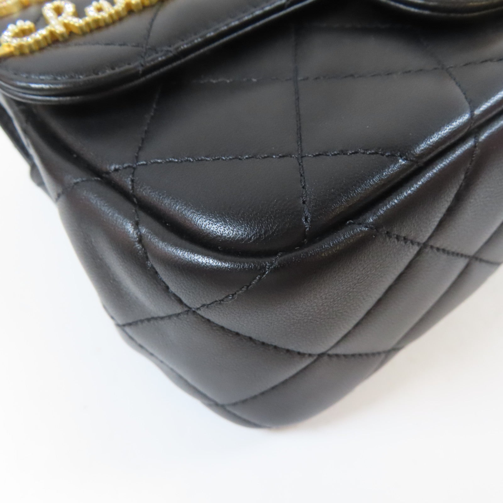 CHANEL 菱格羊皮皮革Pearl Hairpin Badge Chain Shoulder Bag金扣/銀扣鏈帶肩背袋黑色