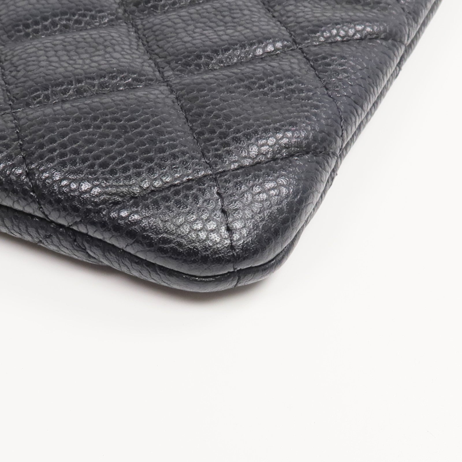CHANEL 牛皮皮革Pouch銀扣手拿包