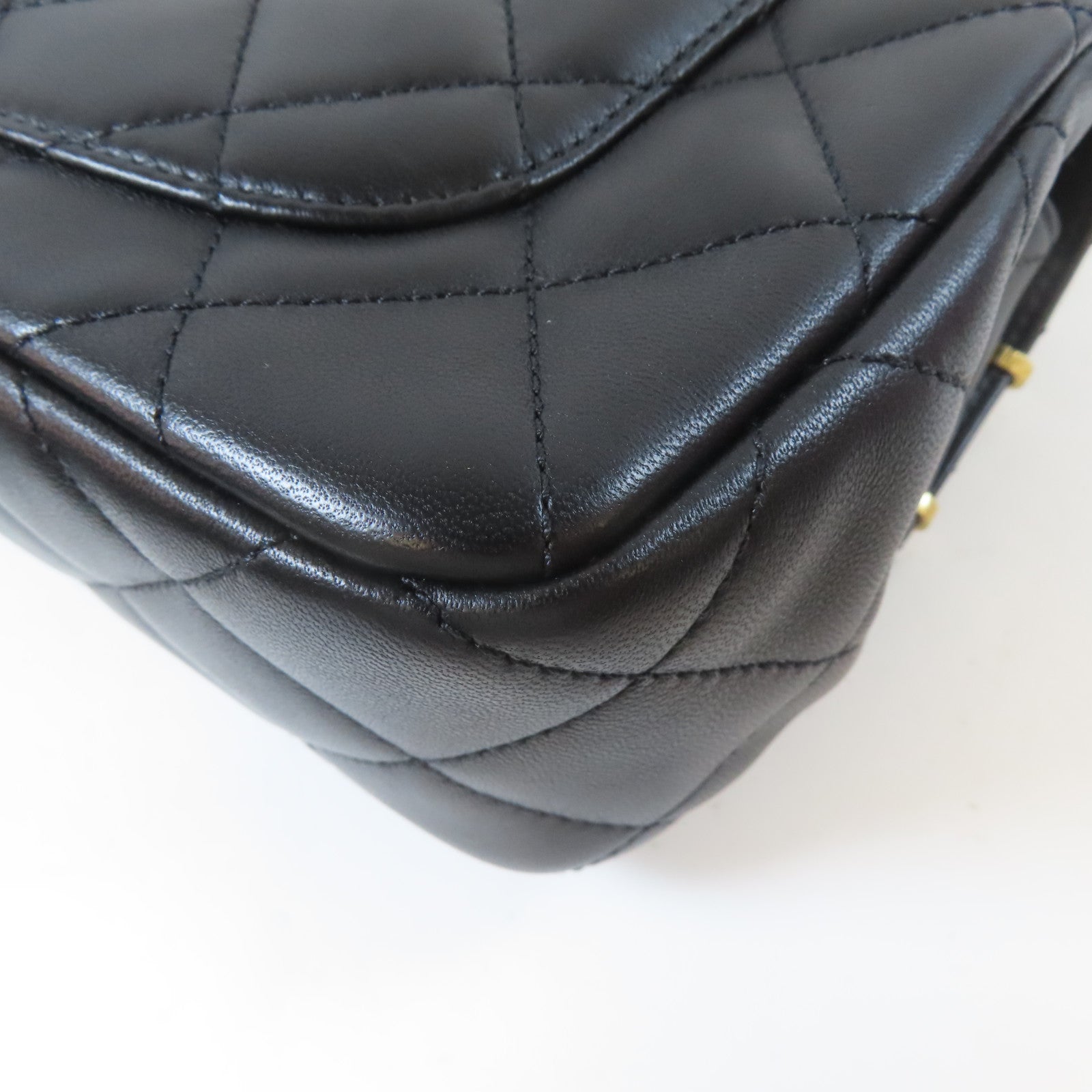 CHANEL 菱格羊皮皮革Pearl Hairpin Badge Chain Shoulder Bag金扣/銀扣鏈帶肩背袋黑色