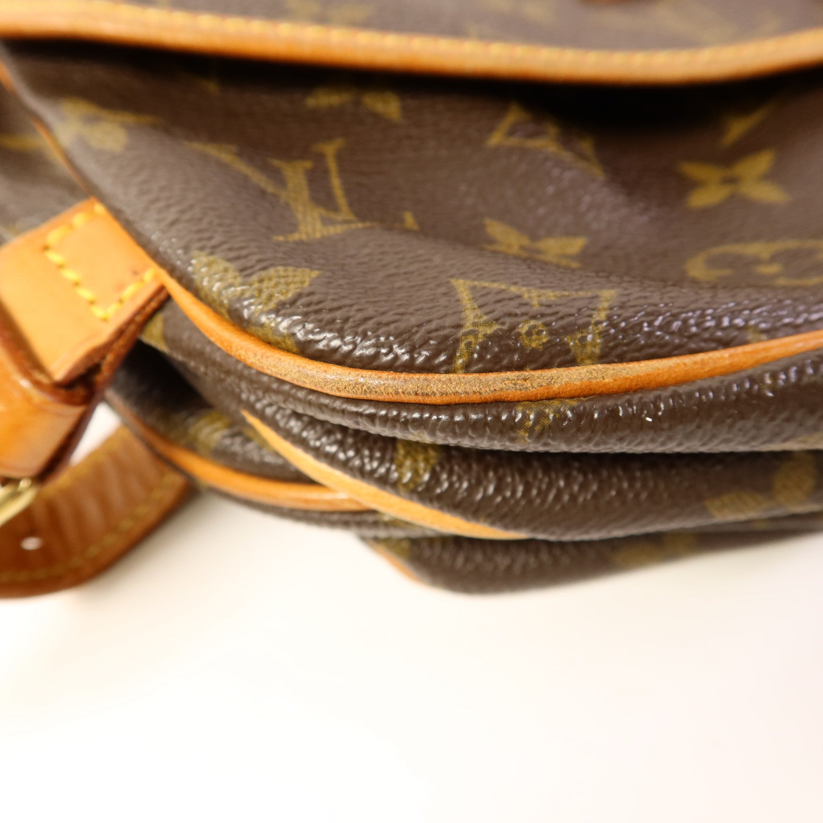 LOUIS VUITTON Monogram Saumur 30金扣肩背袋棕色