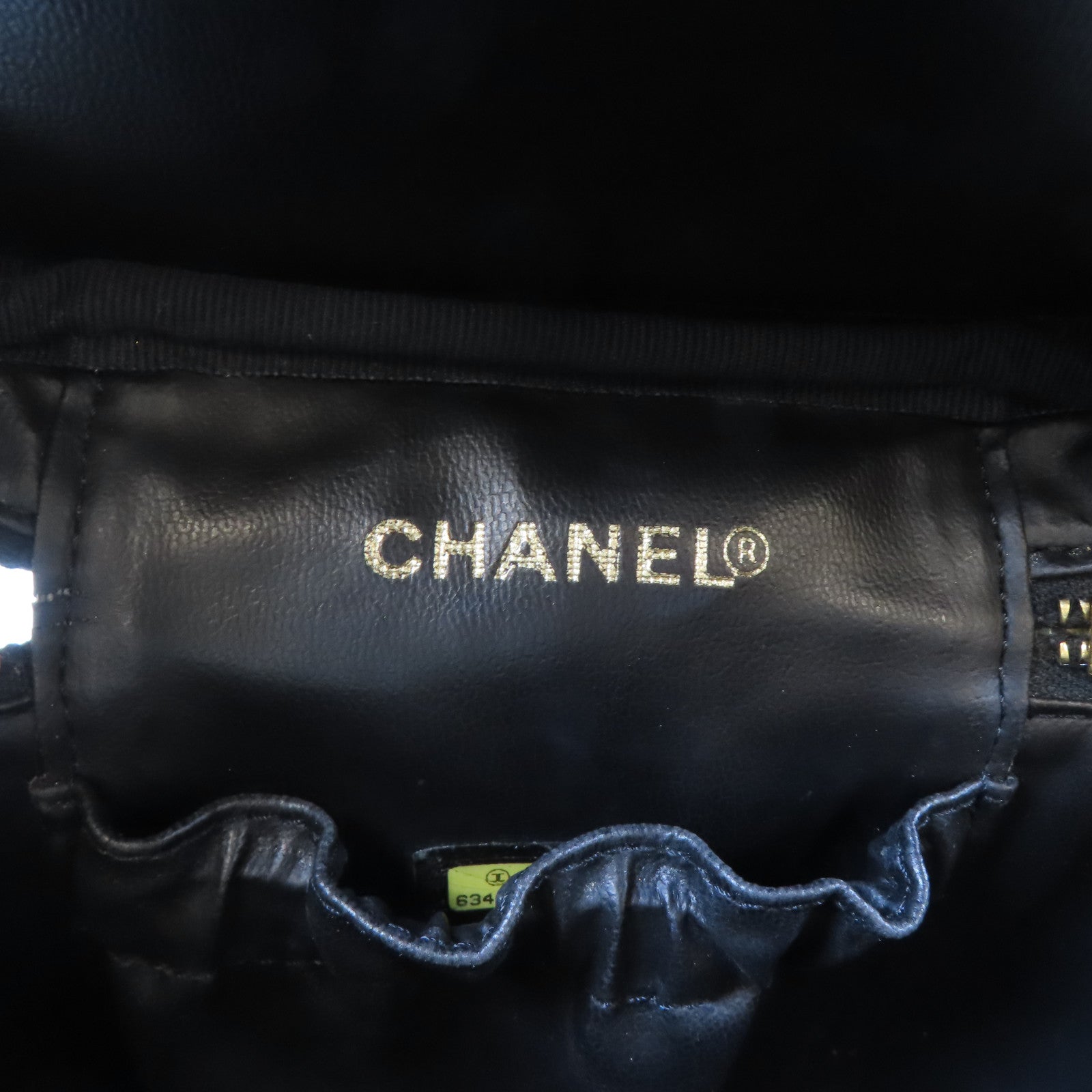 CHANEL Caviar皮革Vintage Vanity Case金扣手挽袋黑色