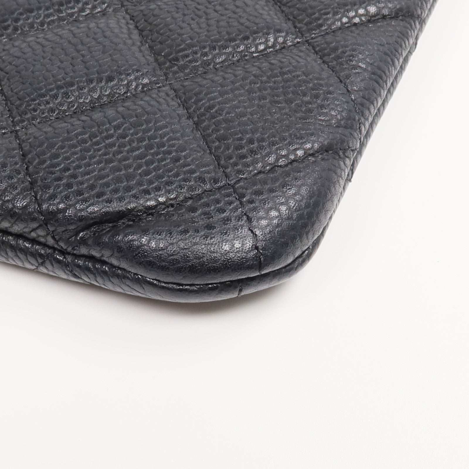 CHANEL 牛皮皮革Pouch銀扣手拿包