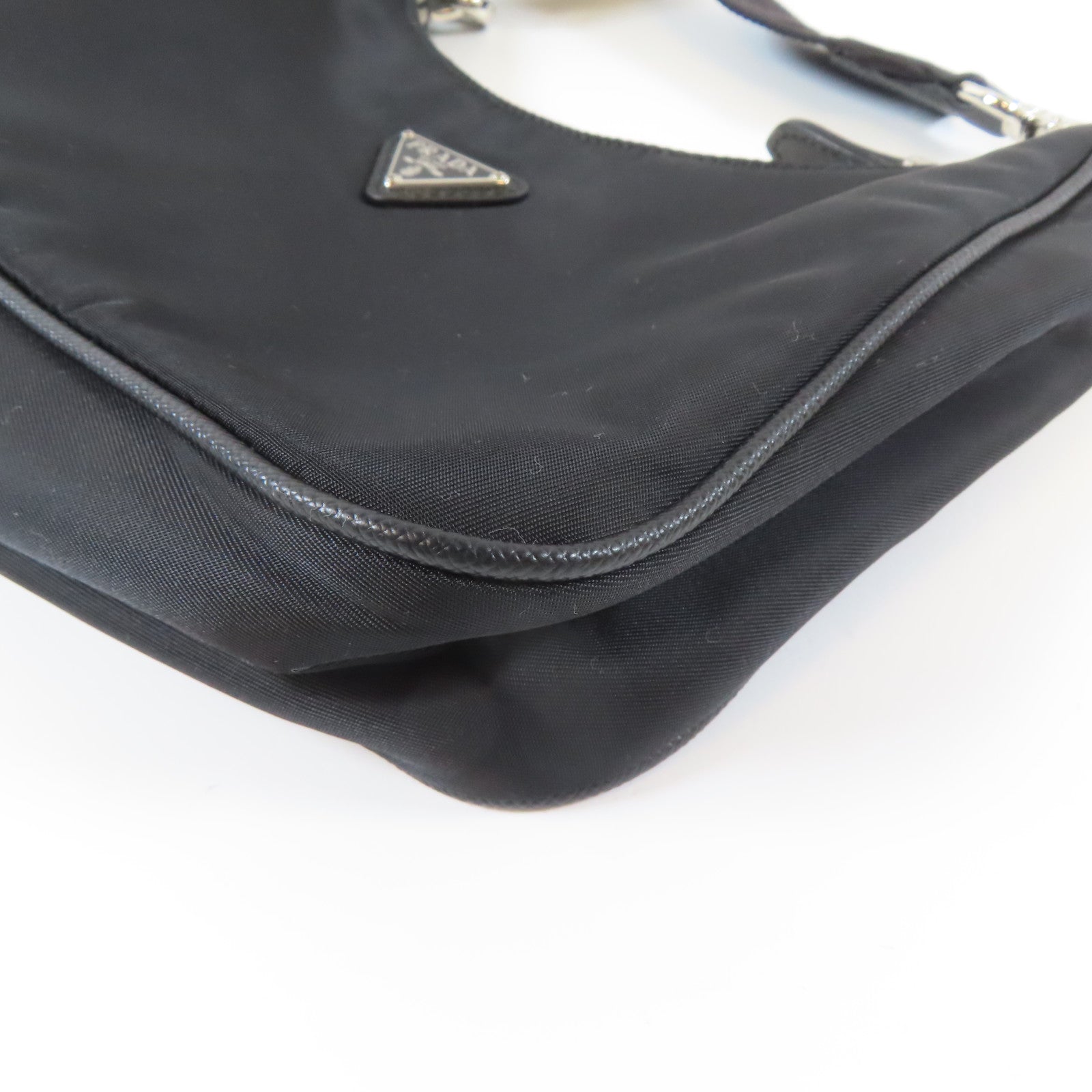 PRADA 尼龍Re-Edition2005銀扣手挽肩背兩用袋黑色