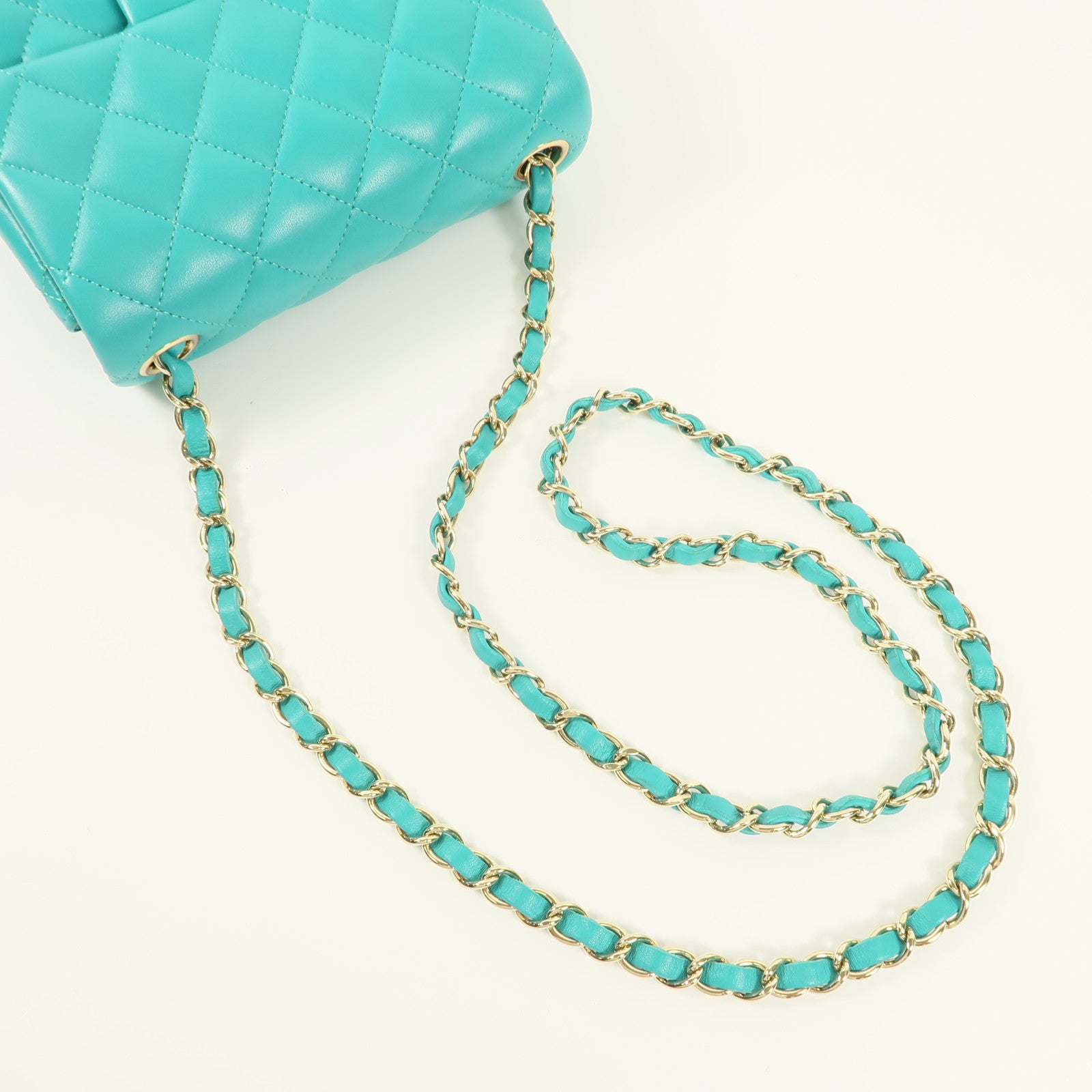 CHANEL 牛皮皮革Mini Classic 17金扣鏈帶肩背袋