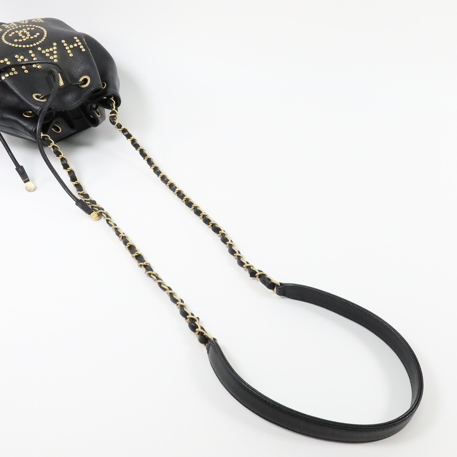 CHANEL 牛皮皮革Drawstring Bucket鏈帶肩背袋