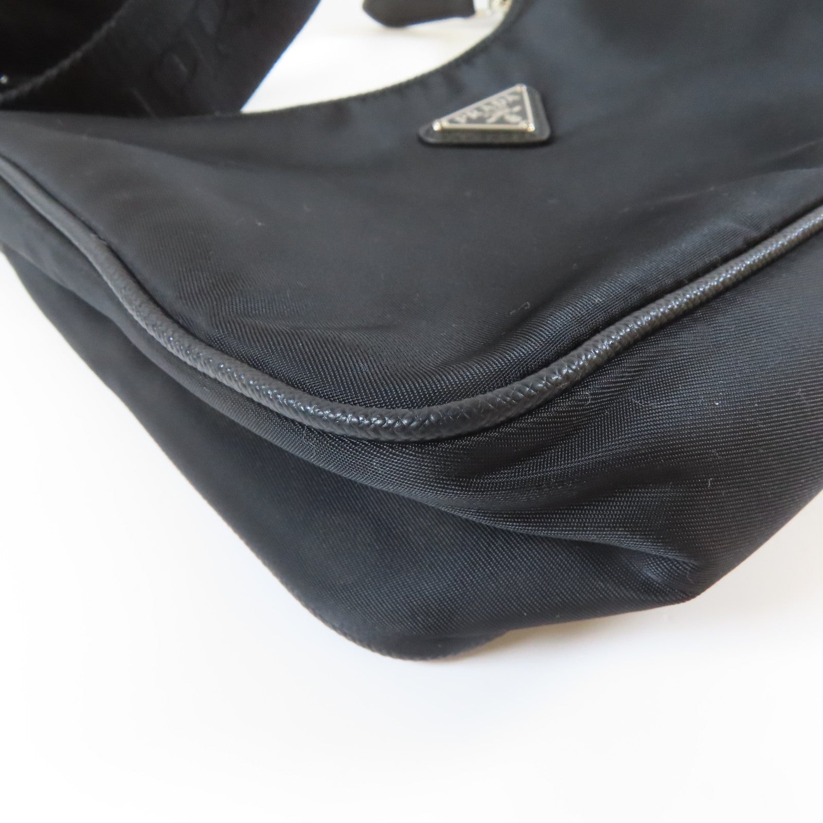 PRADA 尼龍Re-Edition2005銀扣手挽肩背兩用袋黑色