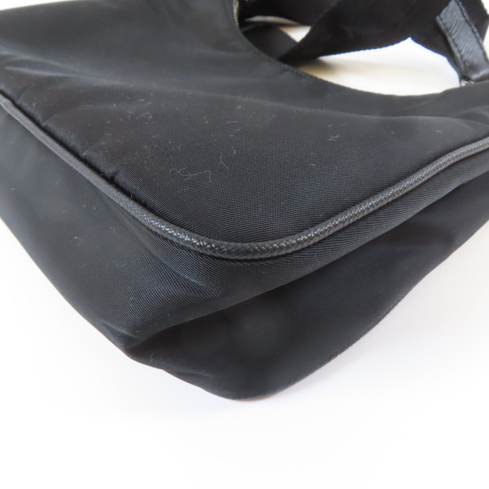 PRADA 尼龍Re-Edition2005銀扣手挽肩背兩用袋黑色