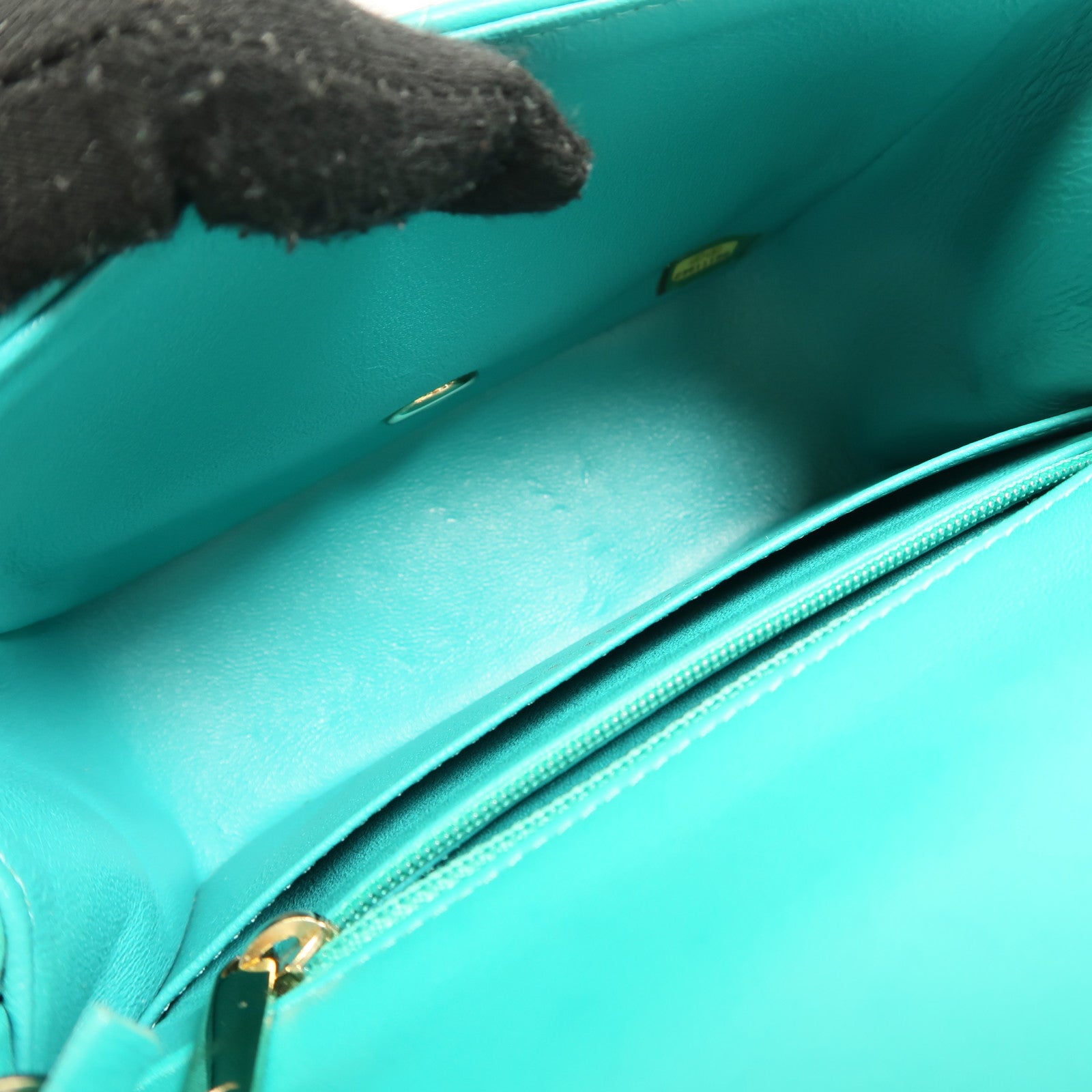 CHANEL 牛皮皮革Mini Classic 17金扣鏈帶肩背袋