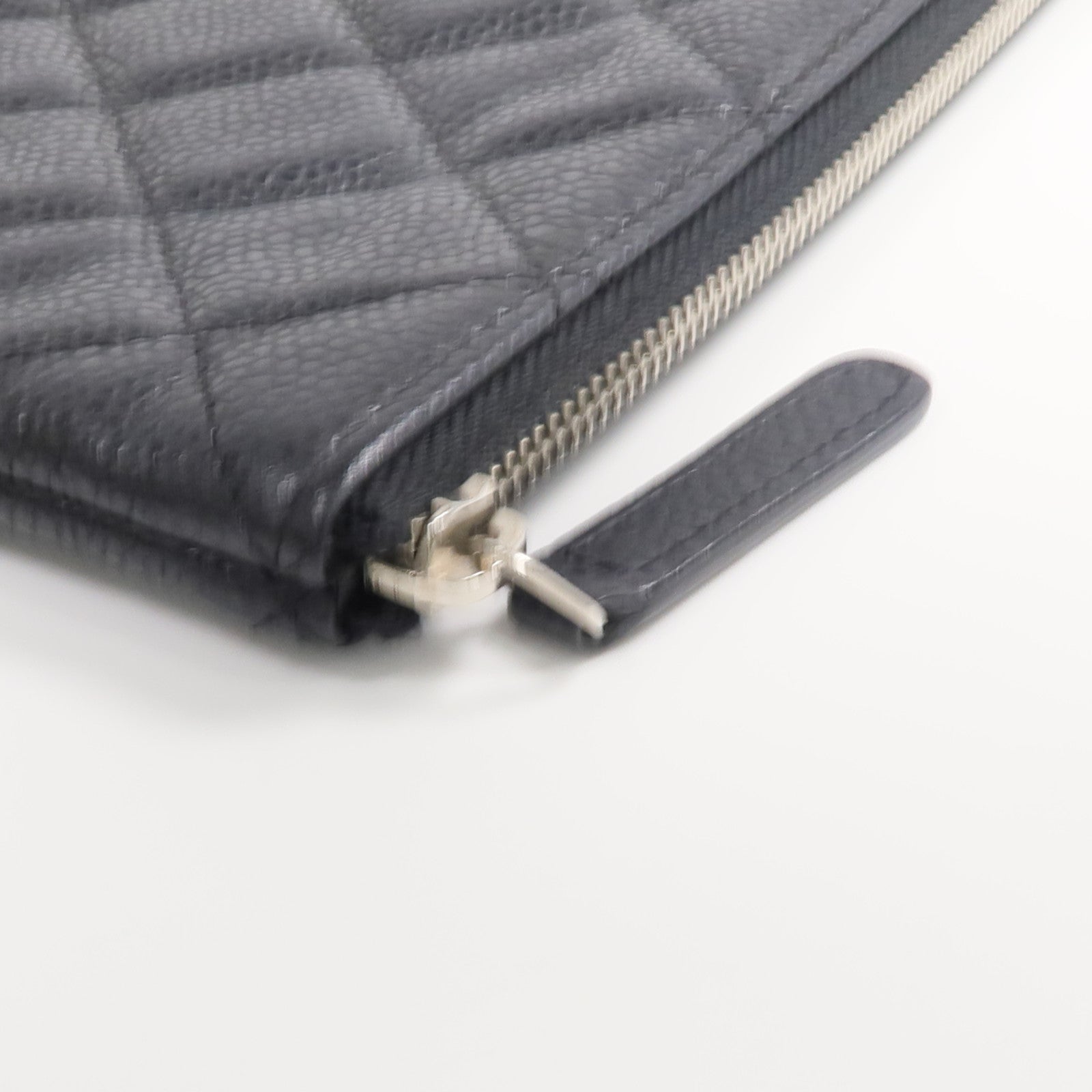 CHANEL 牛皮皮革Pouch銀扣手拿包