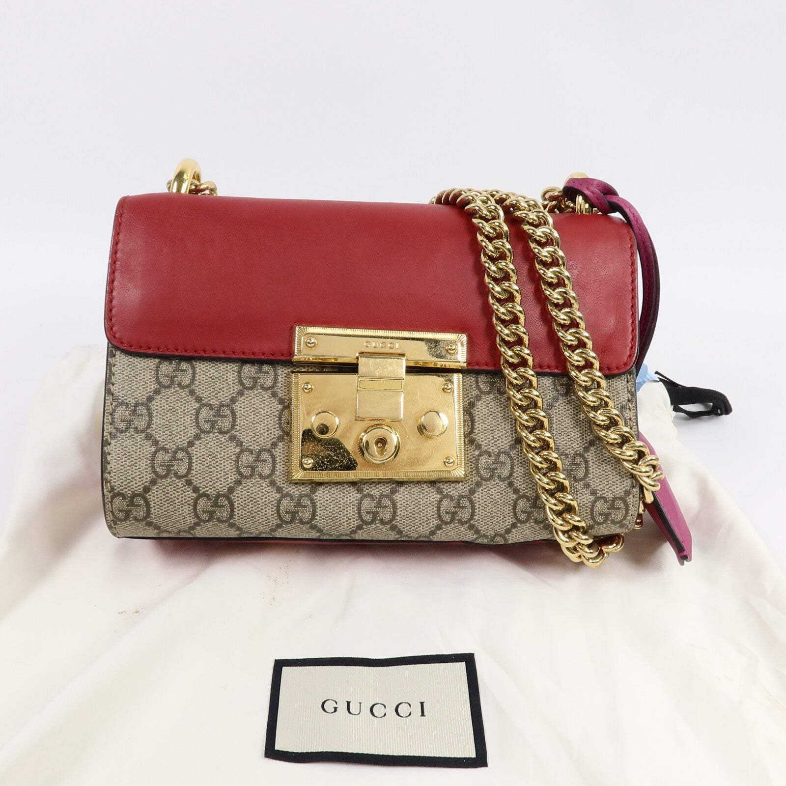 GUCCI 漆皮皮革Padlock Small鏈帶肩背袋