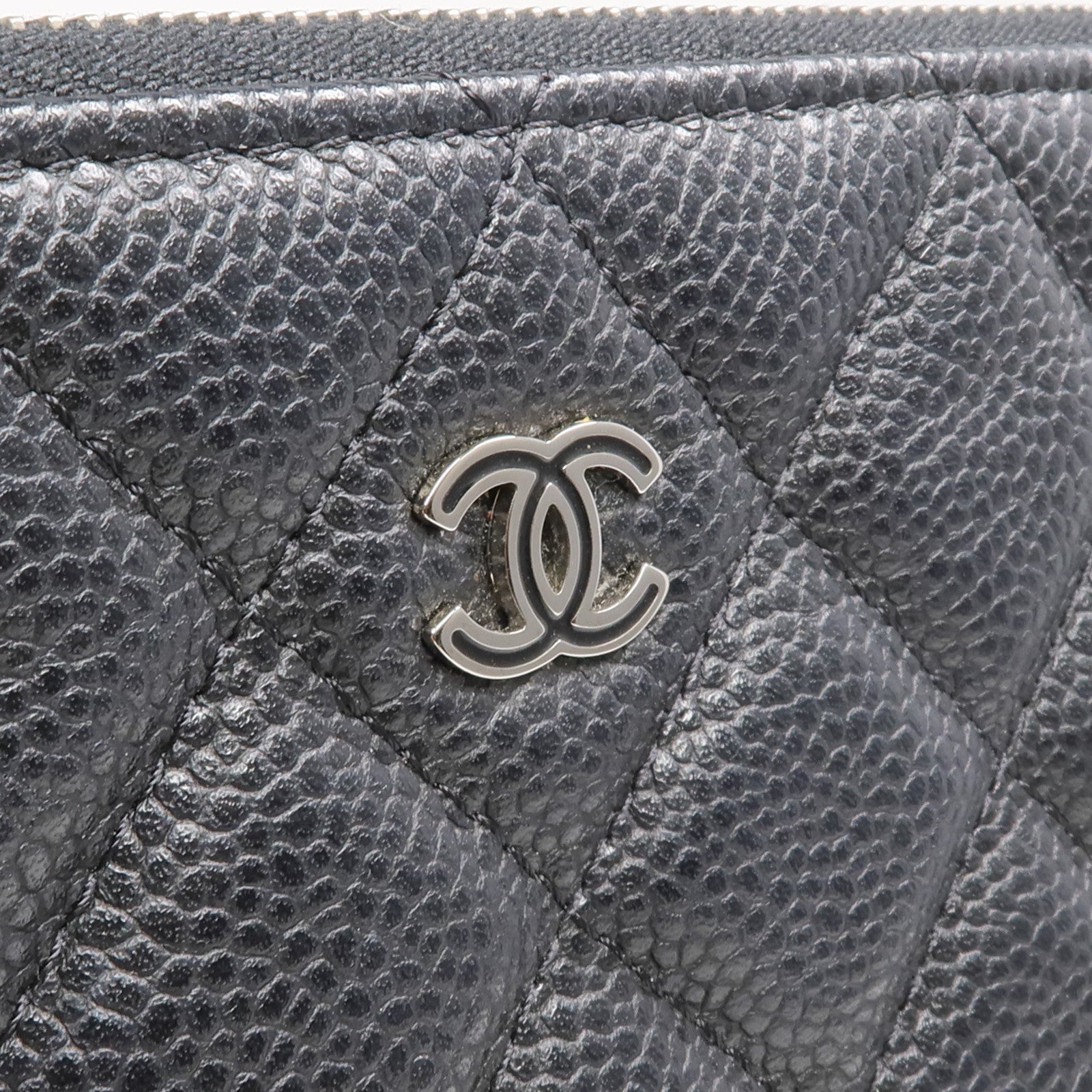 CHANEL 牛皮皮革Pouch銀扣手拿包