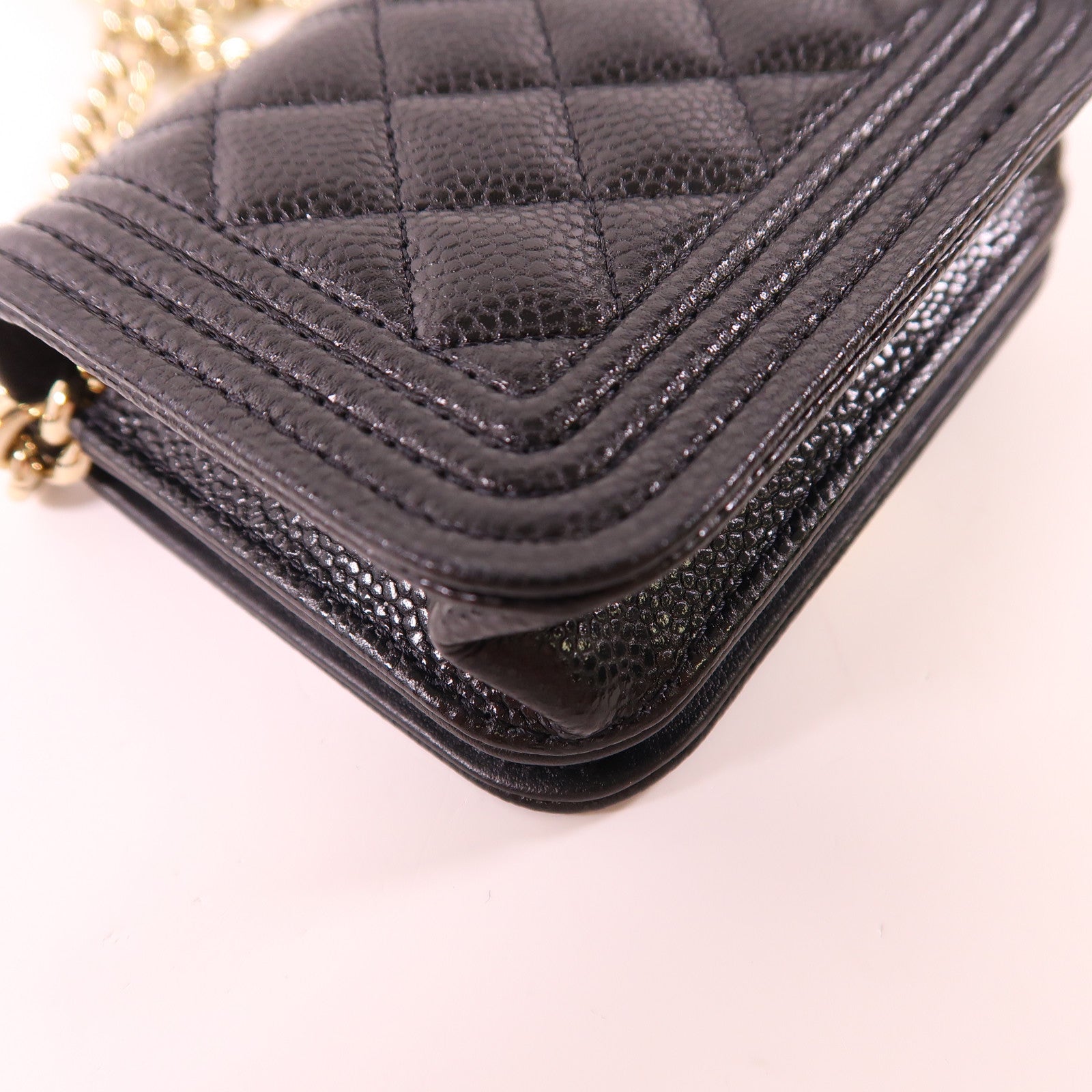 CHANEL 牛皮皮革Boy金扣鏈帶肩背袋