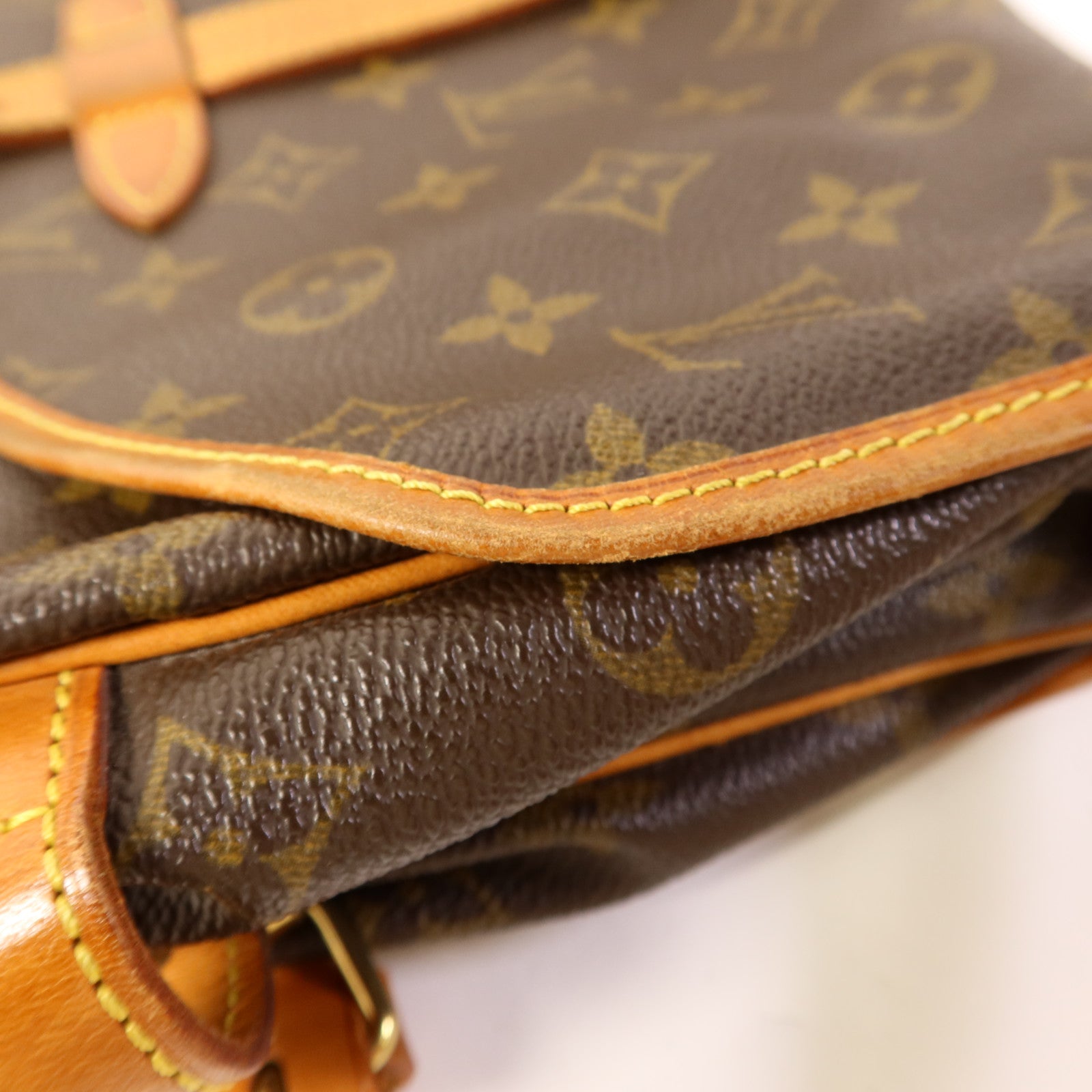 LOUIS VUITTON Monogram Saumur 30金扣肩背袋棕色