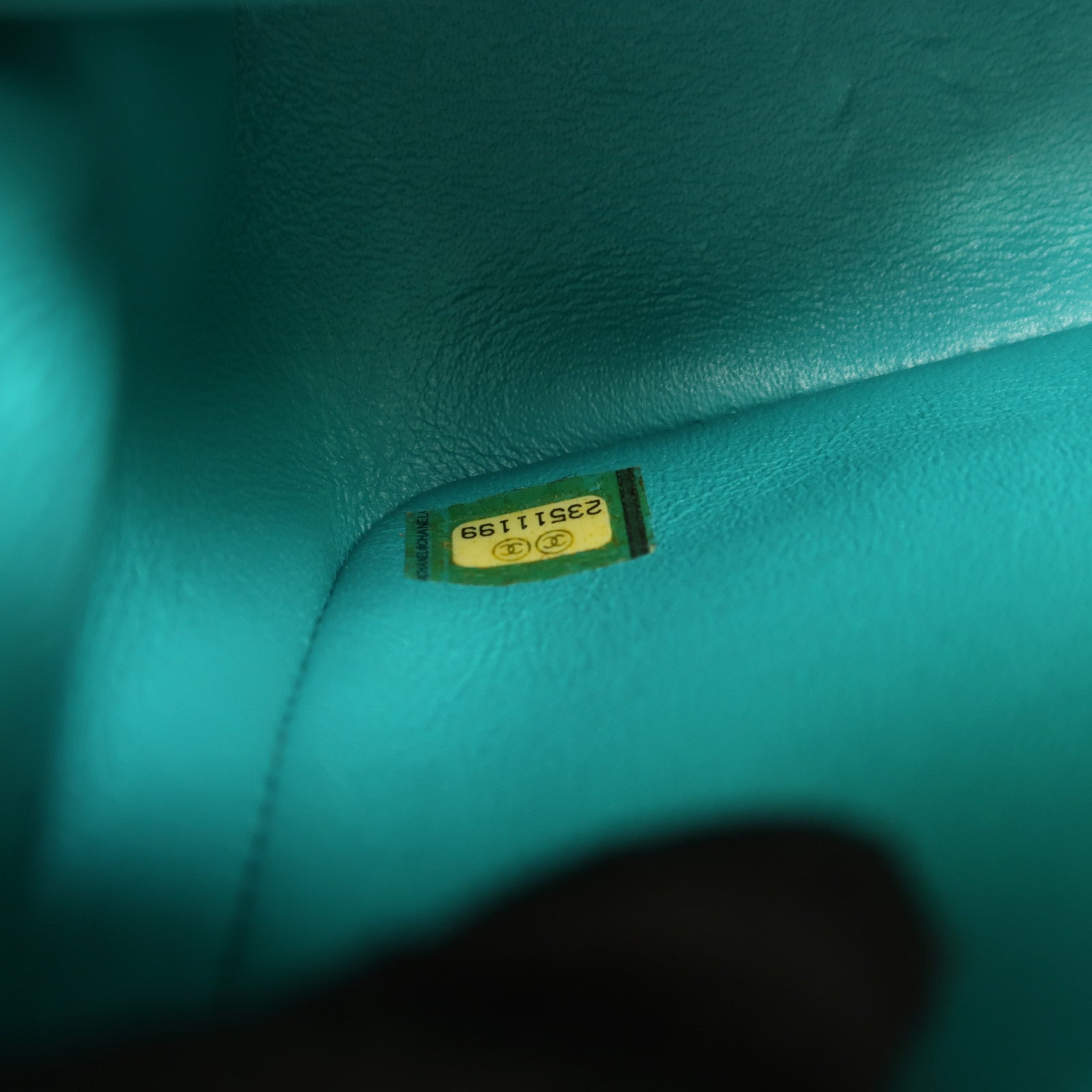 CHANEL 牛皮皮革Mini Classic 17金扣鏈帶肩背袋