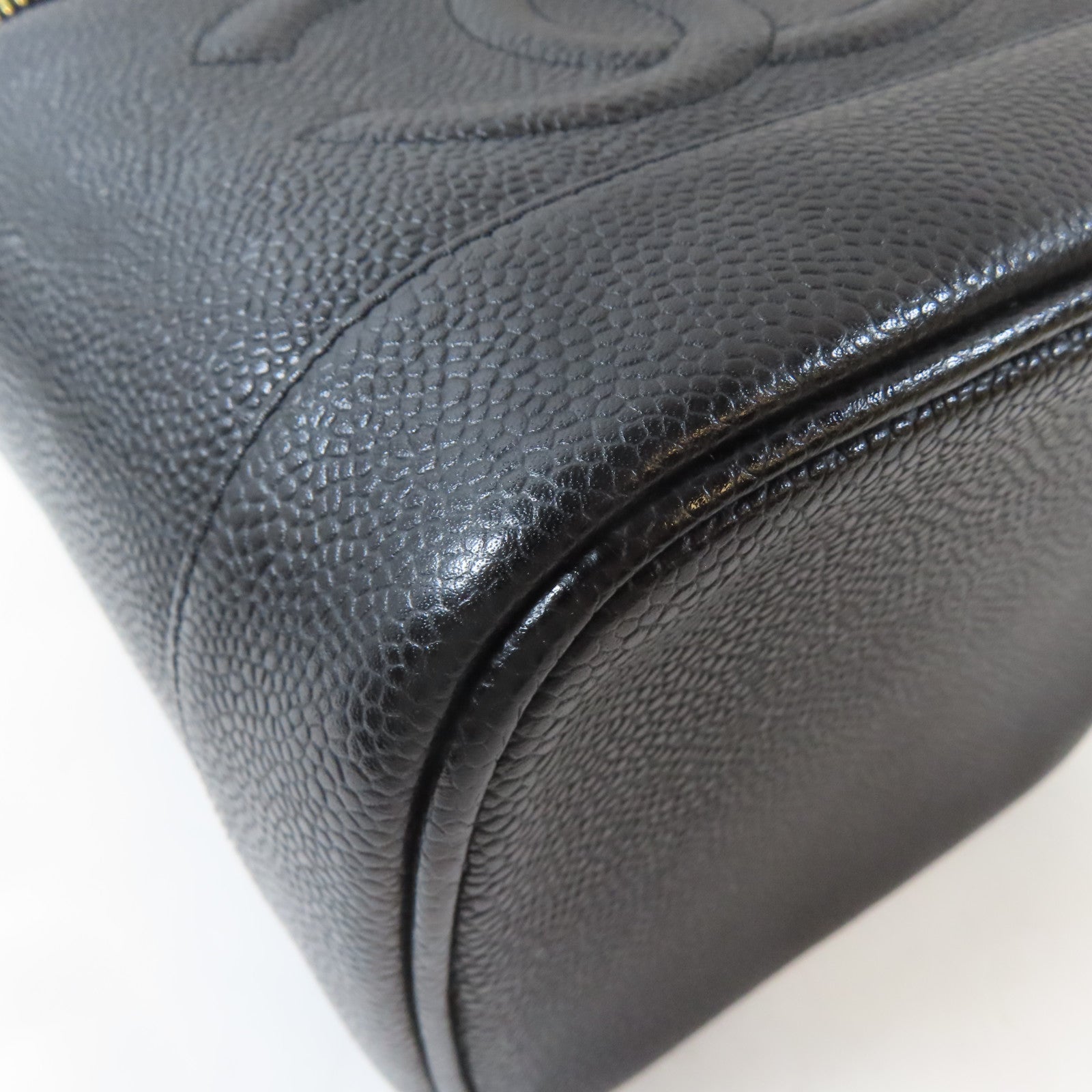CHANEL Caviar皮革Vintage Vanity Case金扣手挽袋黑色