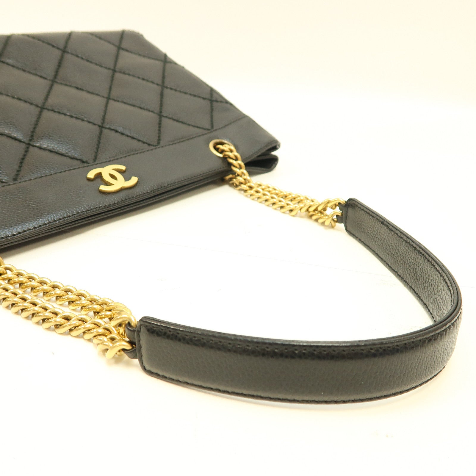 CHANEL 菱格Caviar皮革Chain Shoulder Bag金扣鏈帶肩背袋黑色