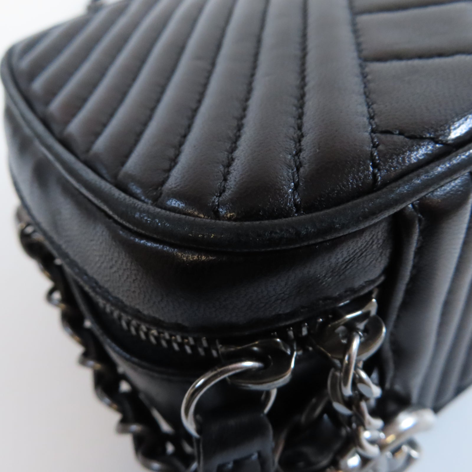 CHANEL 牛皮皮革Chain Shoulder銀扣鏈帶肩背袋黑色