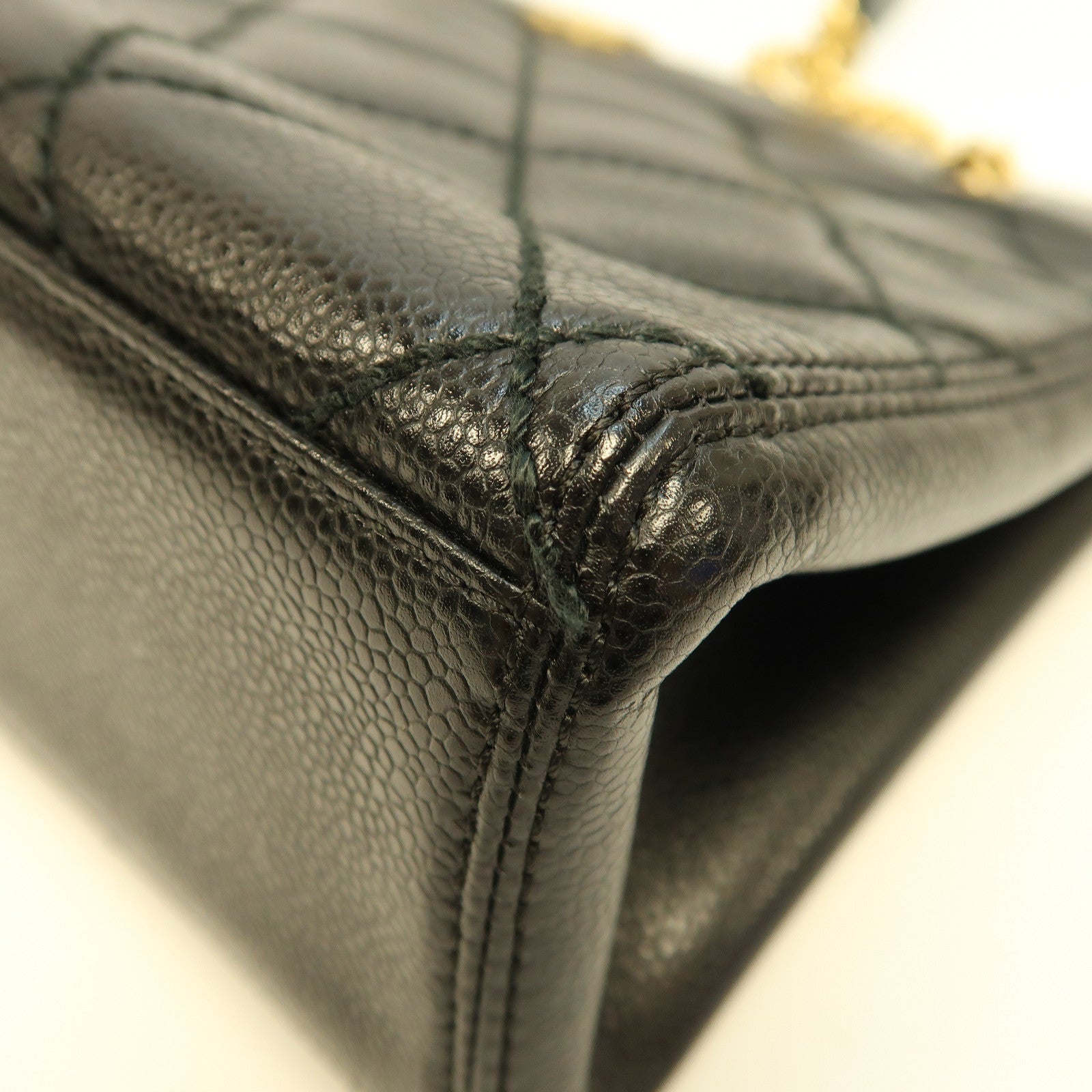 CHANEL 菱格Caviar皮革Chain Shoulder Bag金扣鏈帶肩背袋黑色