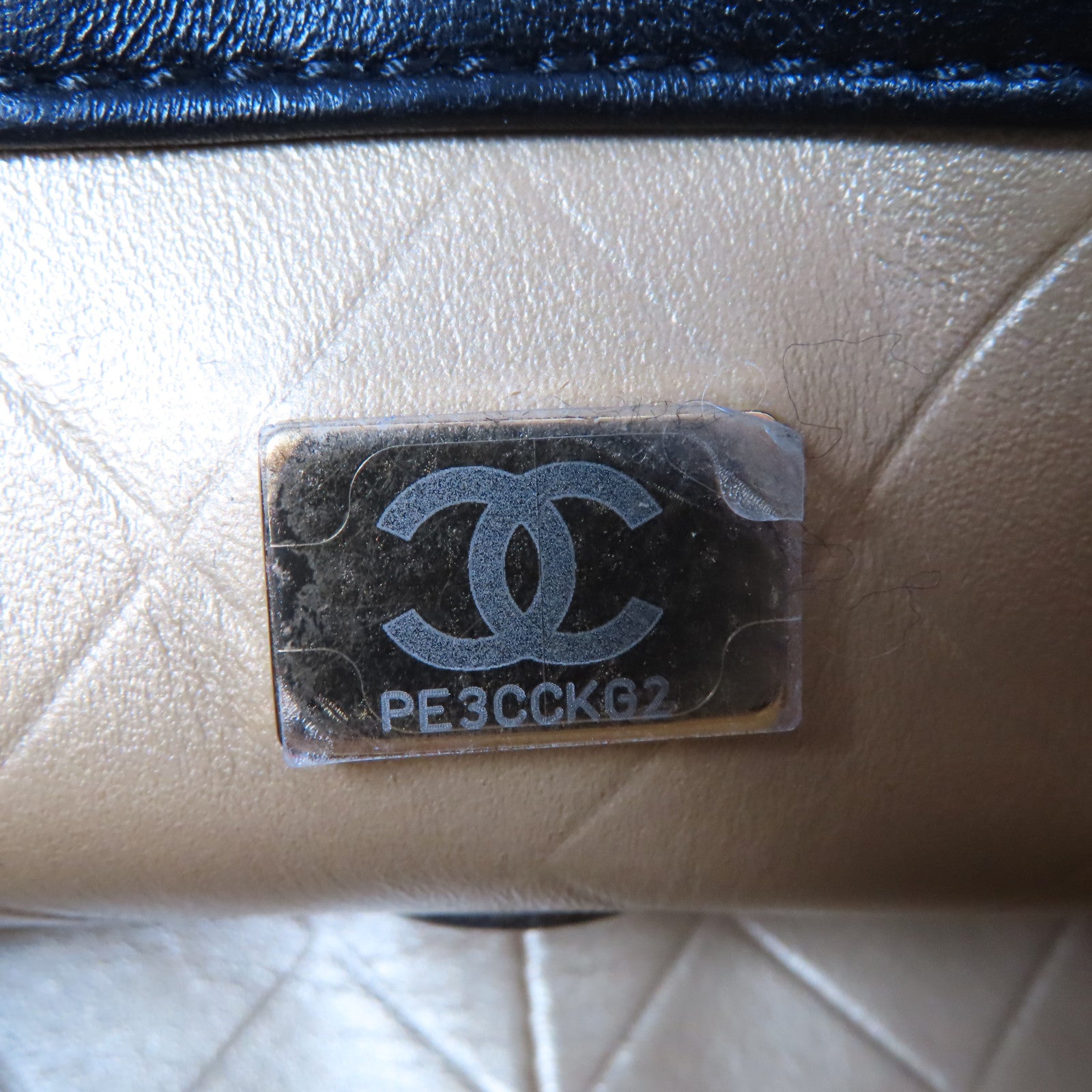 CHANEL 菱格羊皮皮革Classic Flap金扣肩背袋黑色