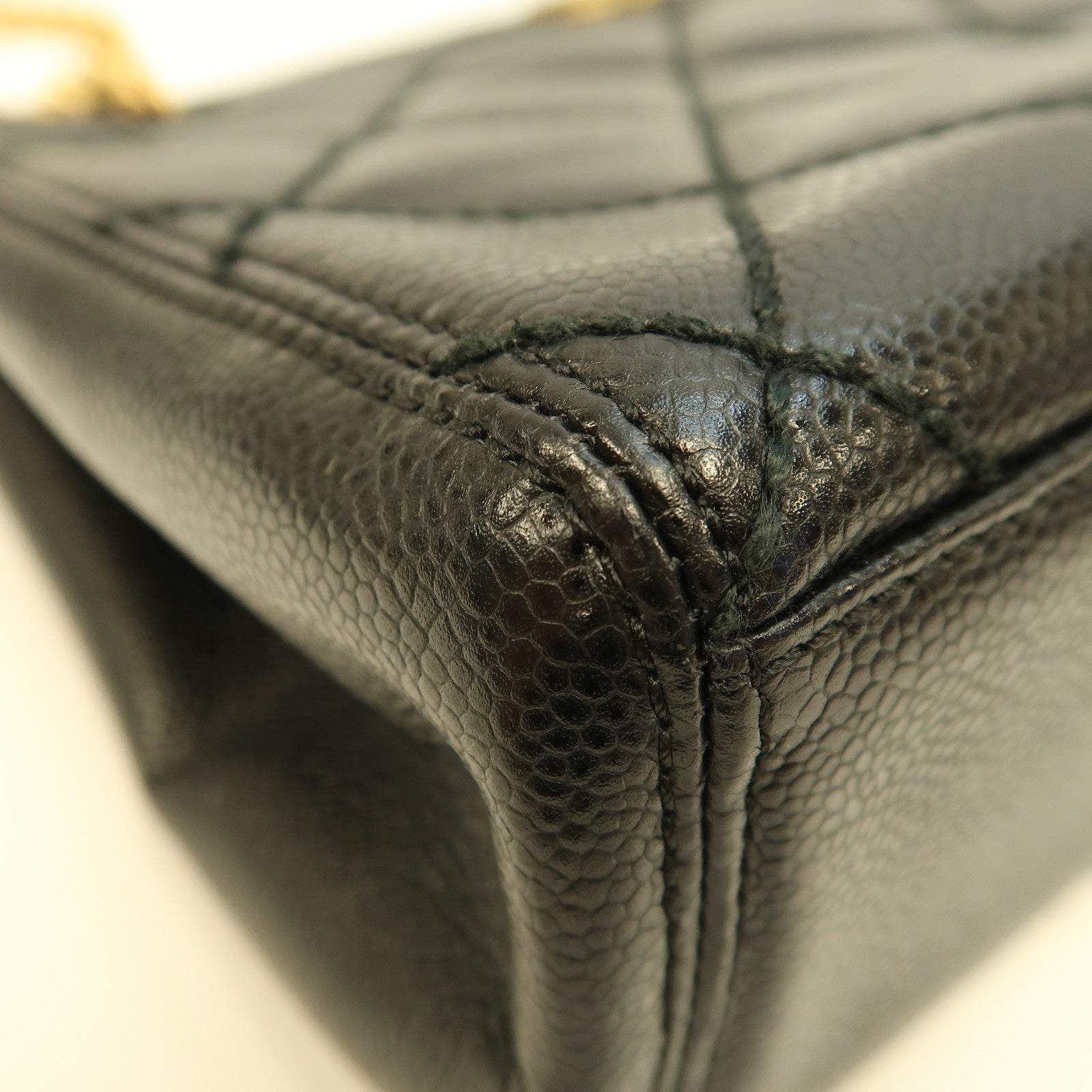 CHANEL 菱格Caviar皮革Chain Shoulder Bag金扣鏈帶肩背袋黑色