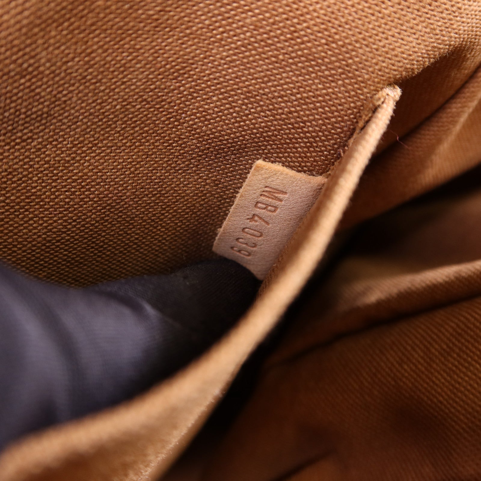 LOUIS VUITTON Monogram Tivoli GM金扣肩背袋