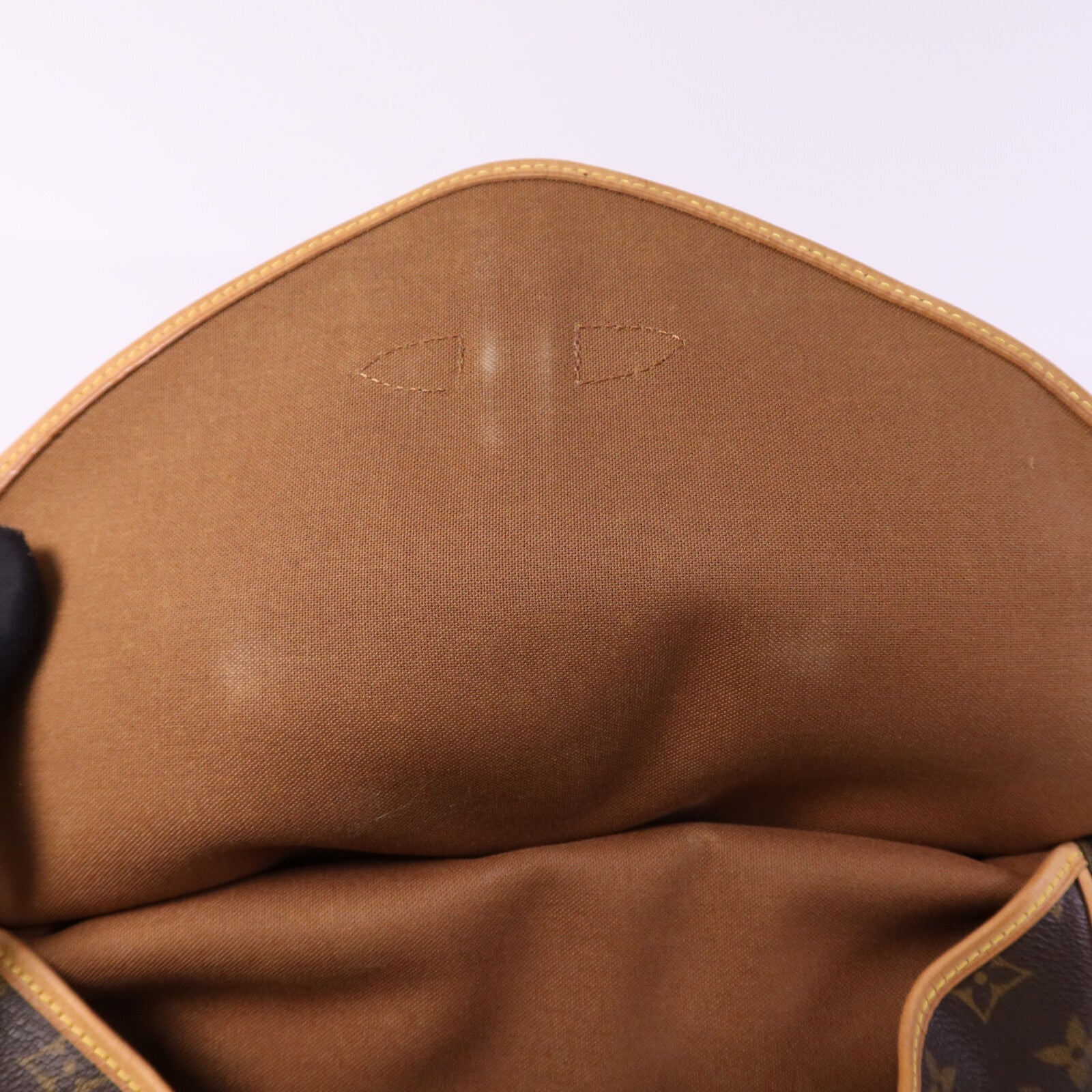 LOUIS VUITTON Monogram Saumur 30金扣肩背袋
