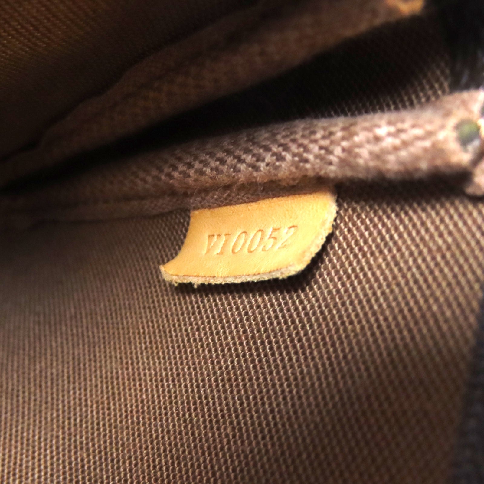 LOUIS VUITTON 【激減優惠】Monogram Pochette Accessories金扣手挽袋啡色