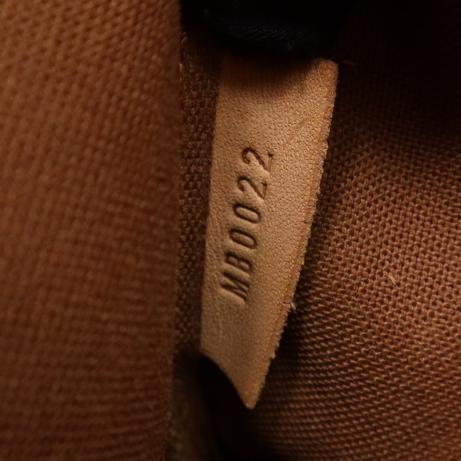 LOUIS VUITTON Monogram Saumur 30金扣肩背袋