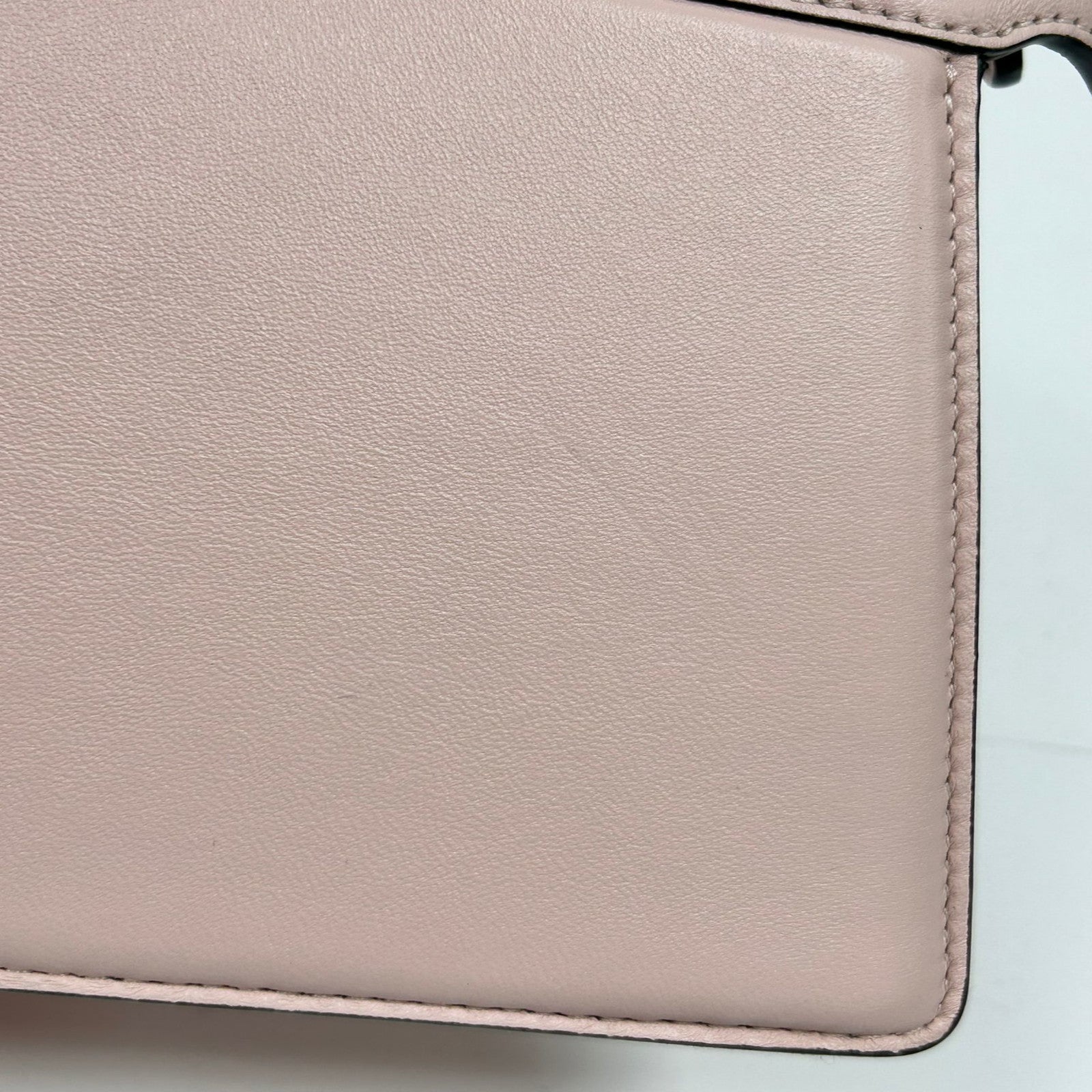 FENDI 【激減優惠】牛皮皮革Peekaboo Iseeu Small金扣手挽肩背兩用袋粉紅色