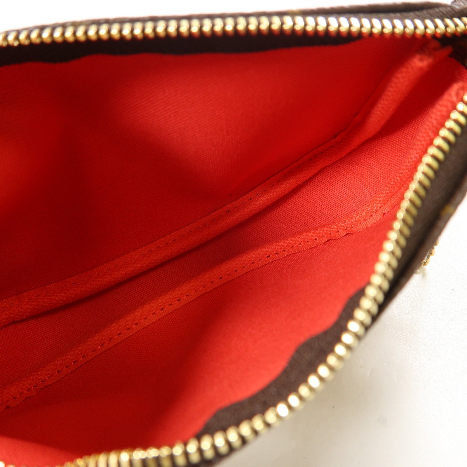 LOUIS VUITTON Monogram Mini Pochette Accessoires金扣手挽袋啡色/彩色
