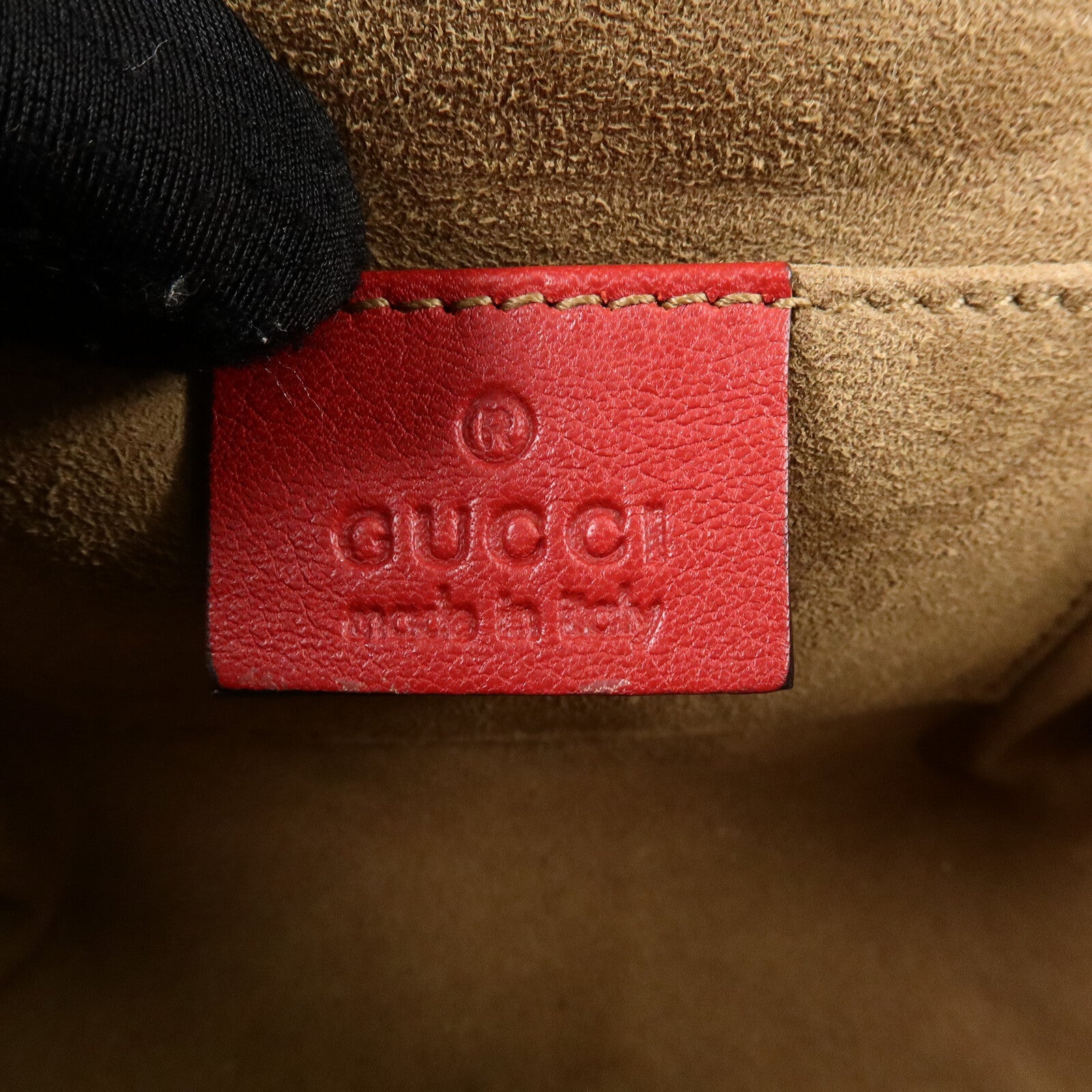 GUCCI 漆皮皮革Padlock Small鏈帶肩背袋