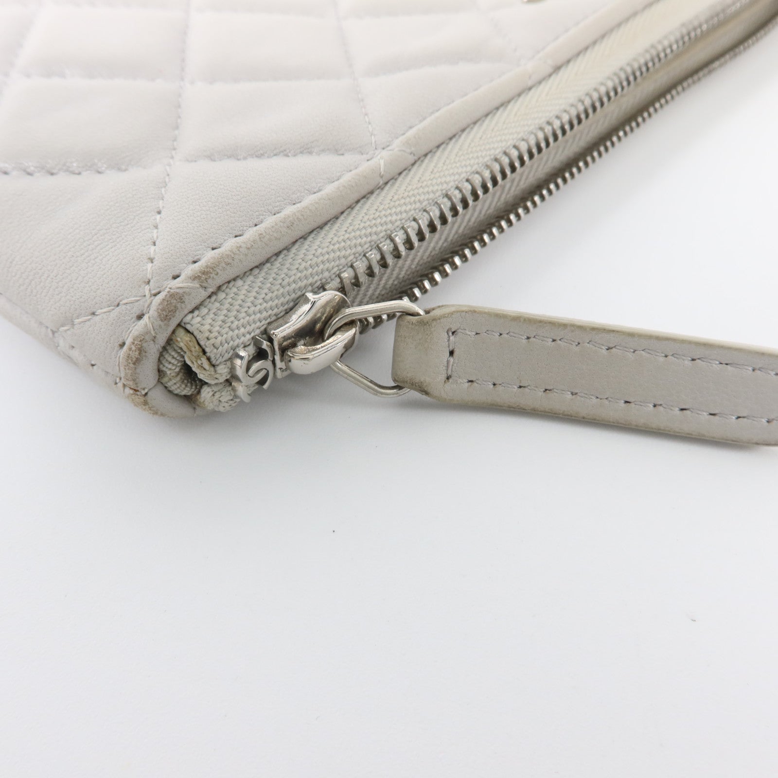 CHANEL 羊皮皮革Pouch銀扣小袋