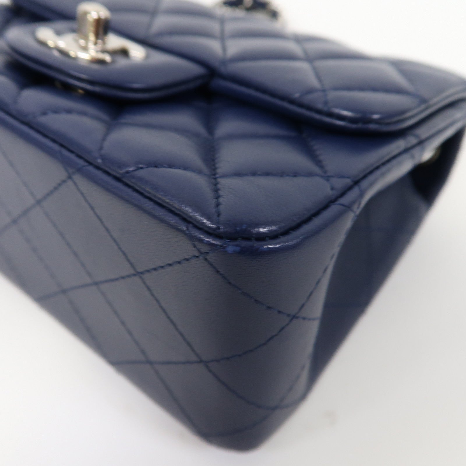 CHANEL 菱格羊皮皮革Classic Flap 17銀扣鏈帶肩背袋藍色