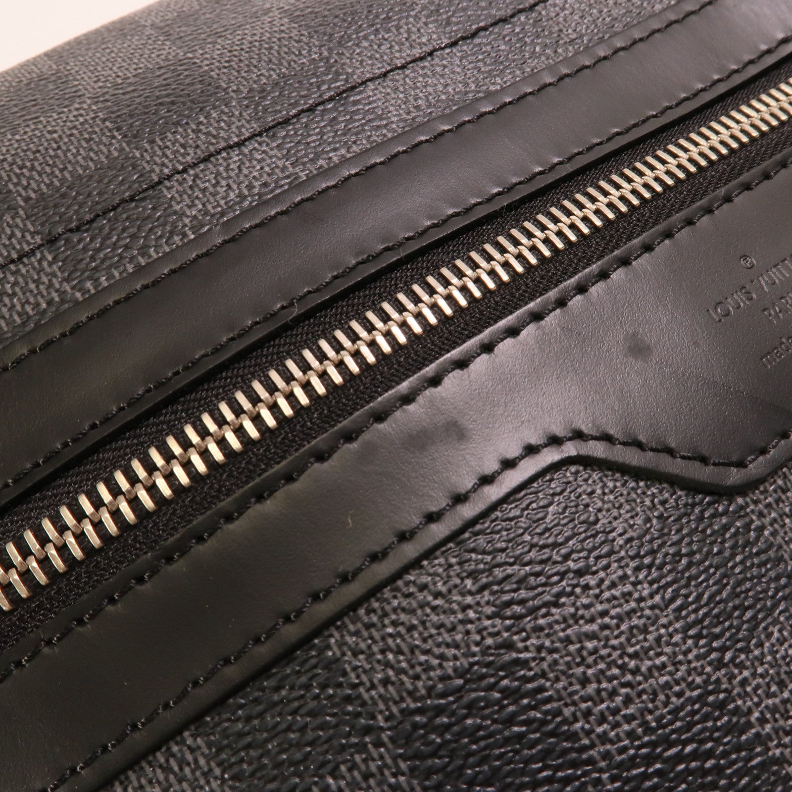 LOUIS VUITTON Damier Graghite Daniel MM銀扣肩背袋