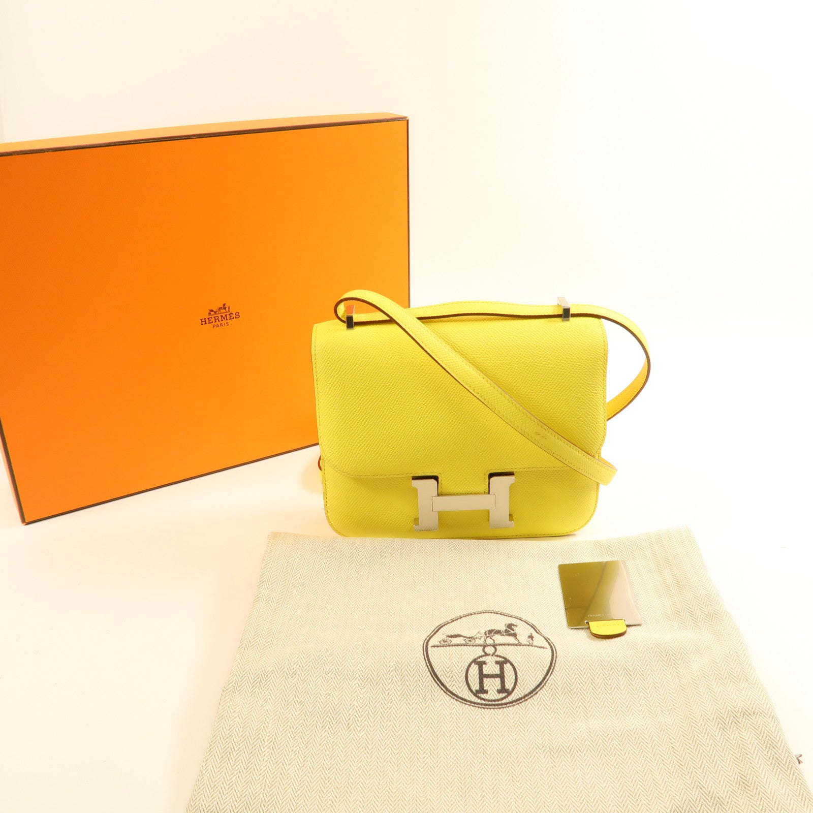 HERMES Epsom皮革Constance Mini 3銀扣肩背袋Jaune Citron