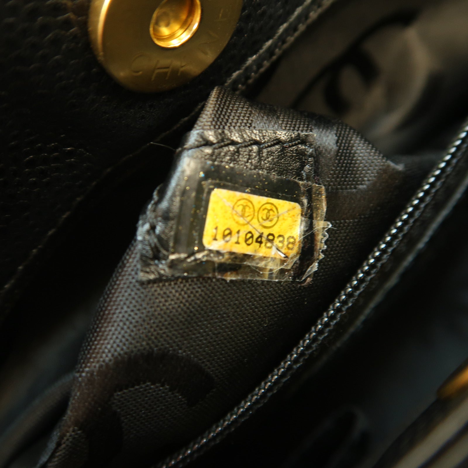 CHANEL 菱格Caviar皮革Chain Shoulder Bag金扣鏈帶肩背袋黑色