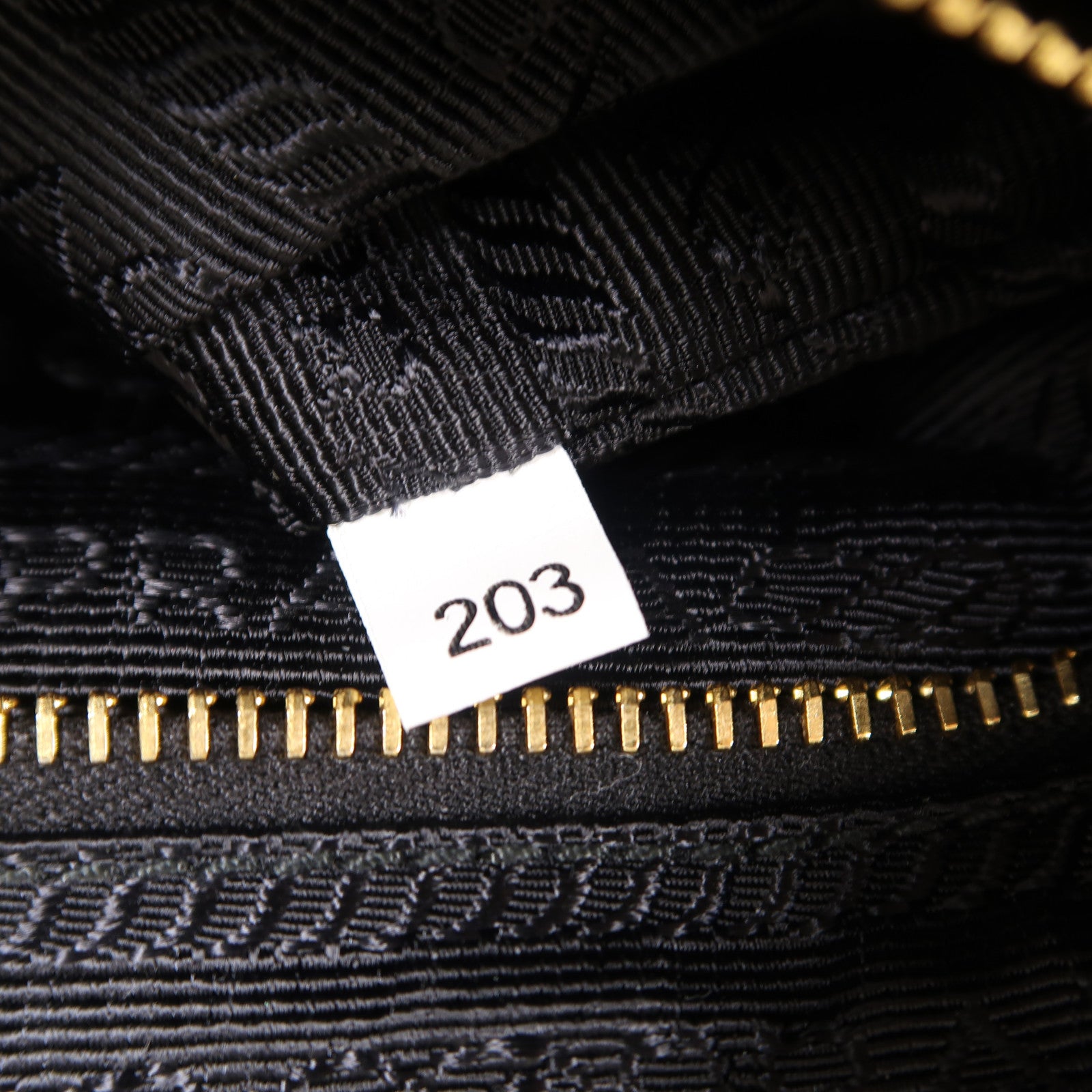 PRADA 尼龍/Saffiano皮革Saffiano Leather Chain Shoulder金扣鏈帶肩背袋黑色