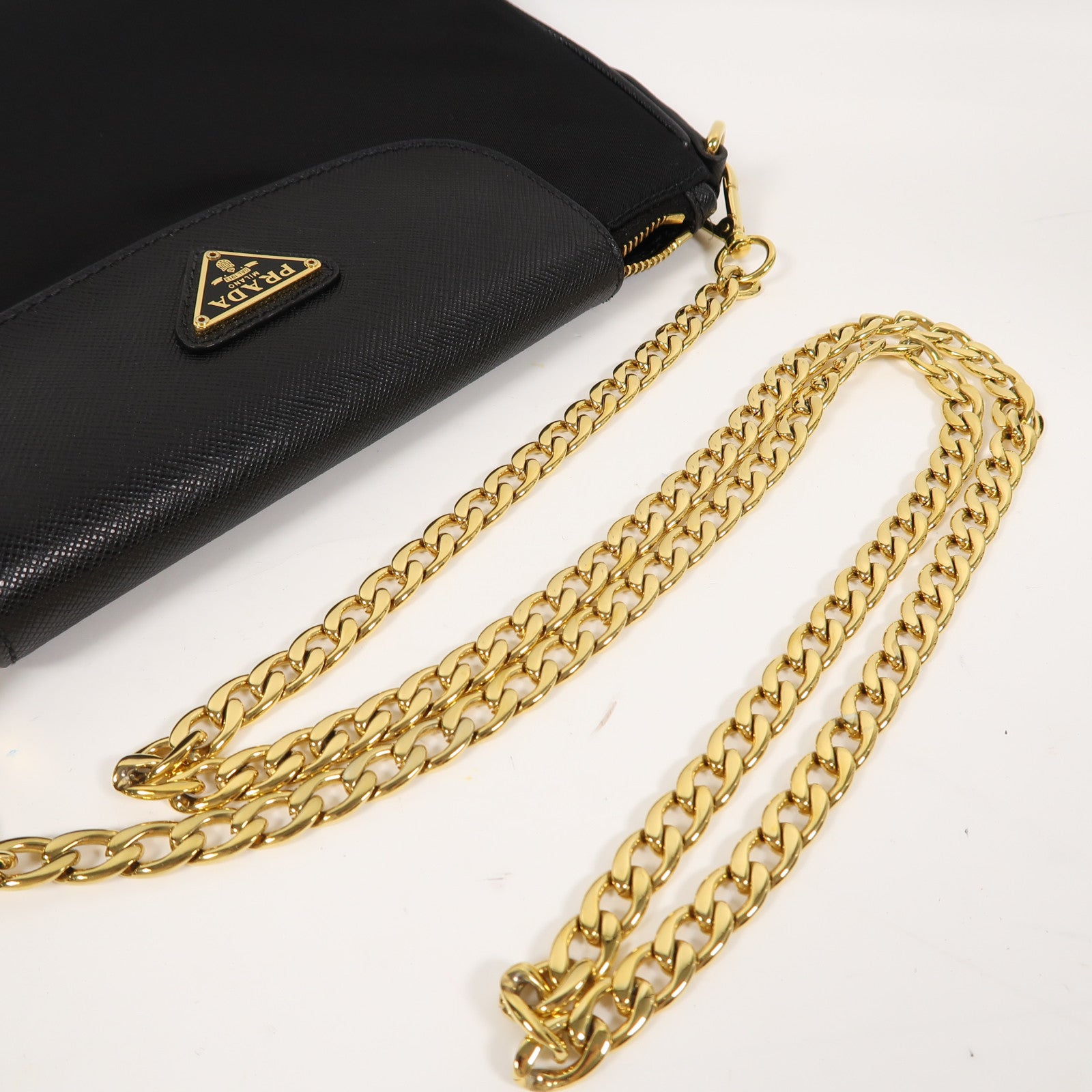 PRADA 尼龍/Saffiano皮革Saffiano Leather Chain Shoulder金扣鏈帶肩背袋黑色