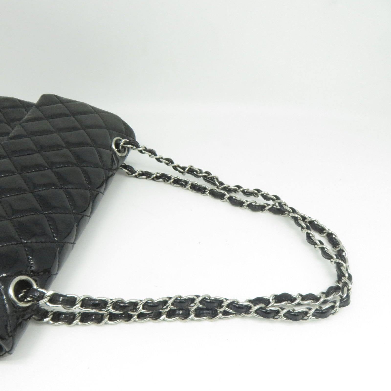 CHANEL **【清倉大減價】菱格漆皮皮革Chain Shoulder銀扣鏈帶肩背袋黑色