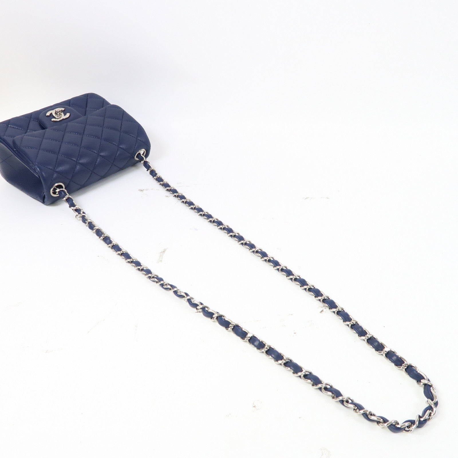 CHANEL 菱格羊皮皮革Classic Flap 17銀扣鏈帶肩背袋藍色