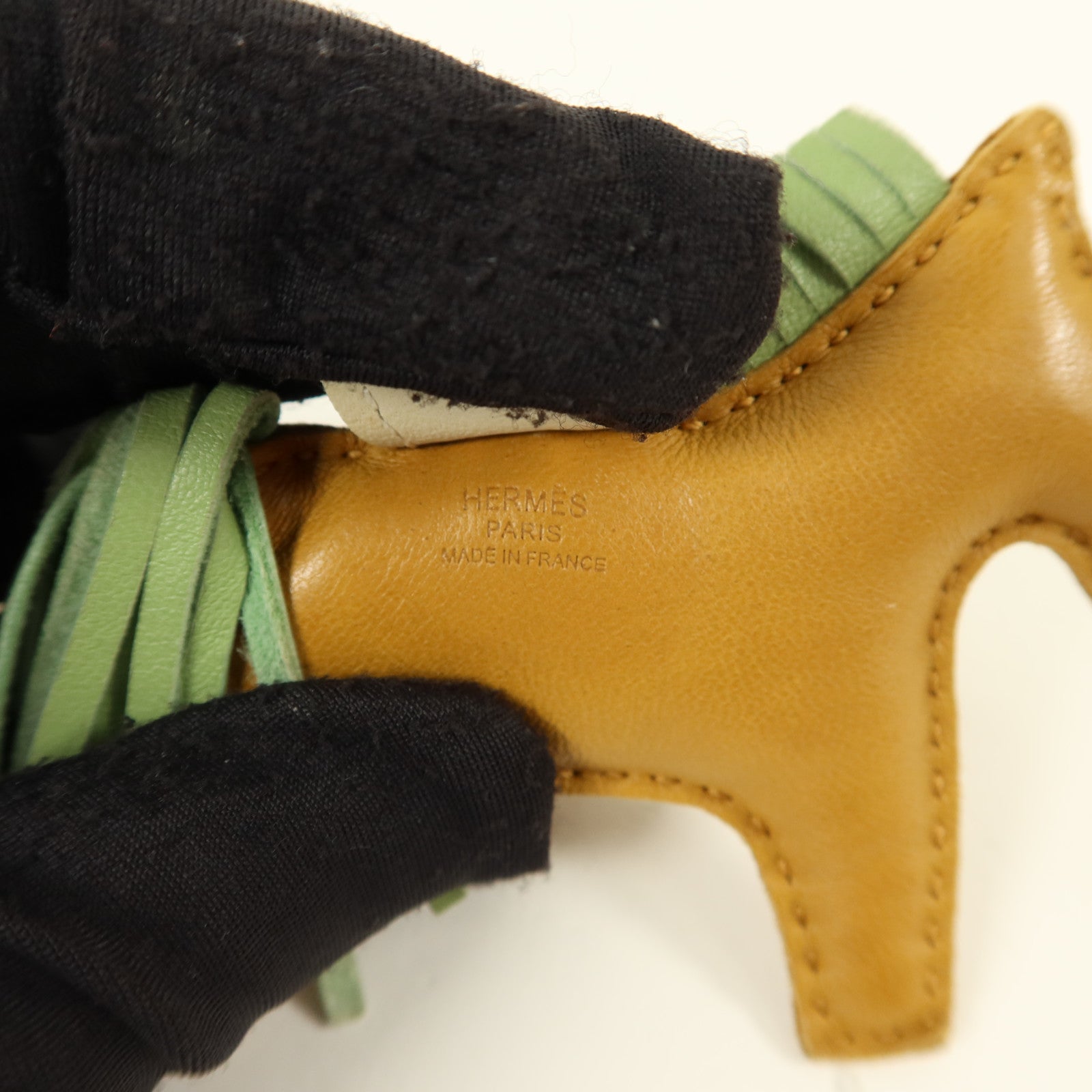 HERMES Milo皮革Rodeo PM掛飾Sesame/Vert Criquet