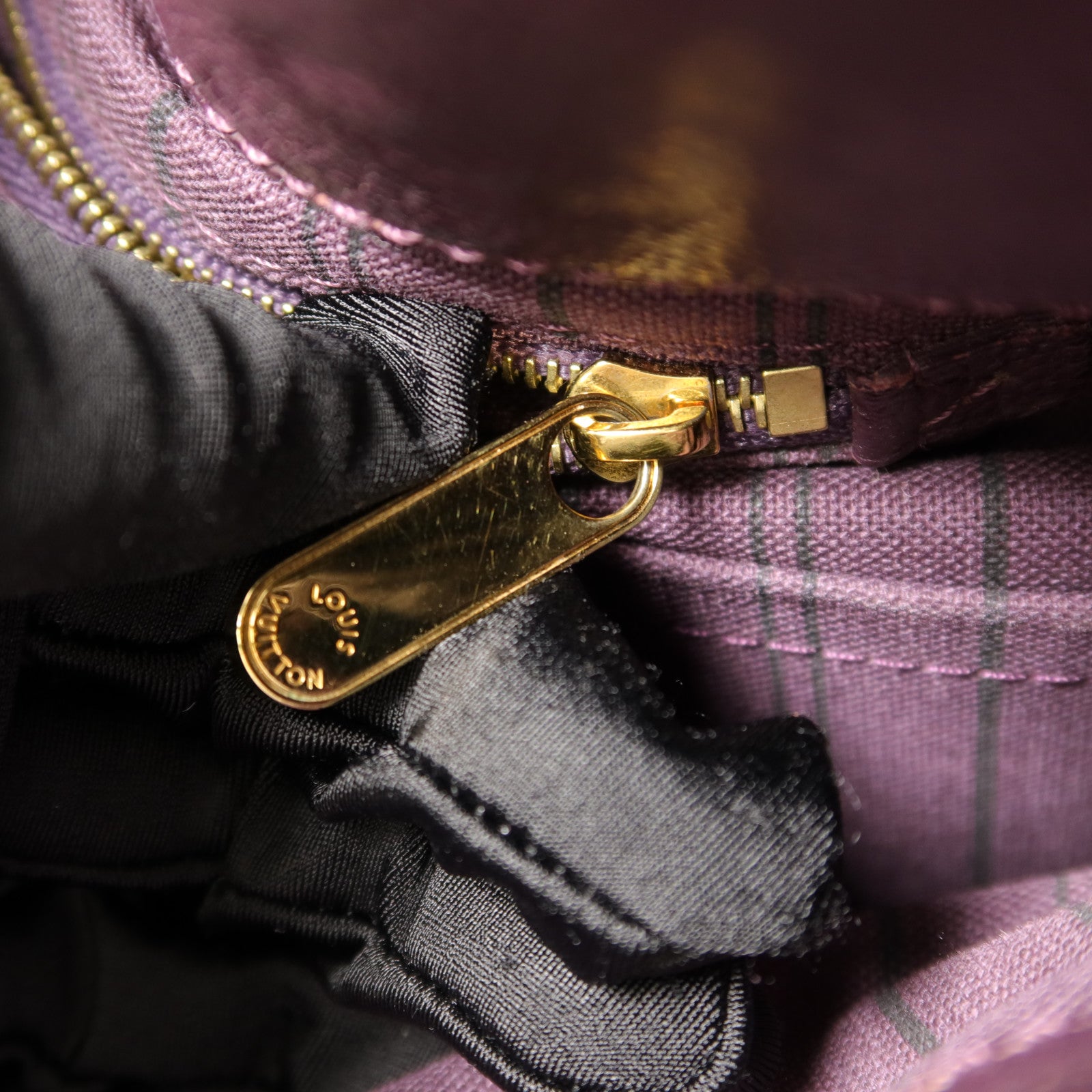LOUIS VUITTON Monogram Empreinte Artsy MM肩背袋