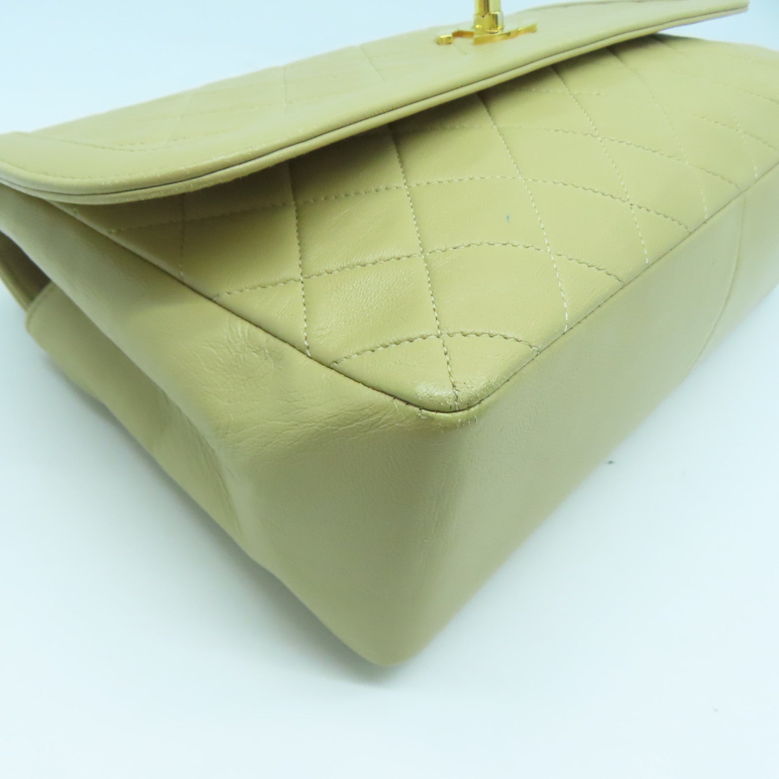 CHANEL 【清倉大減價】菱格羊皮皮革Chain Shoulder金扣鏈帶肩背袋米色
