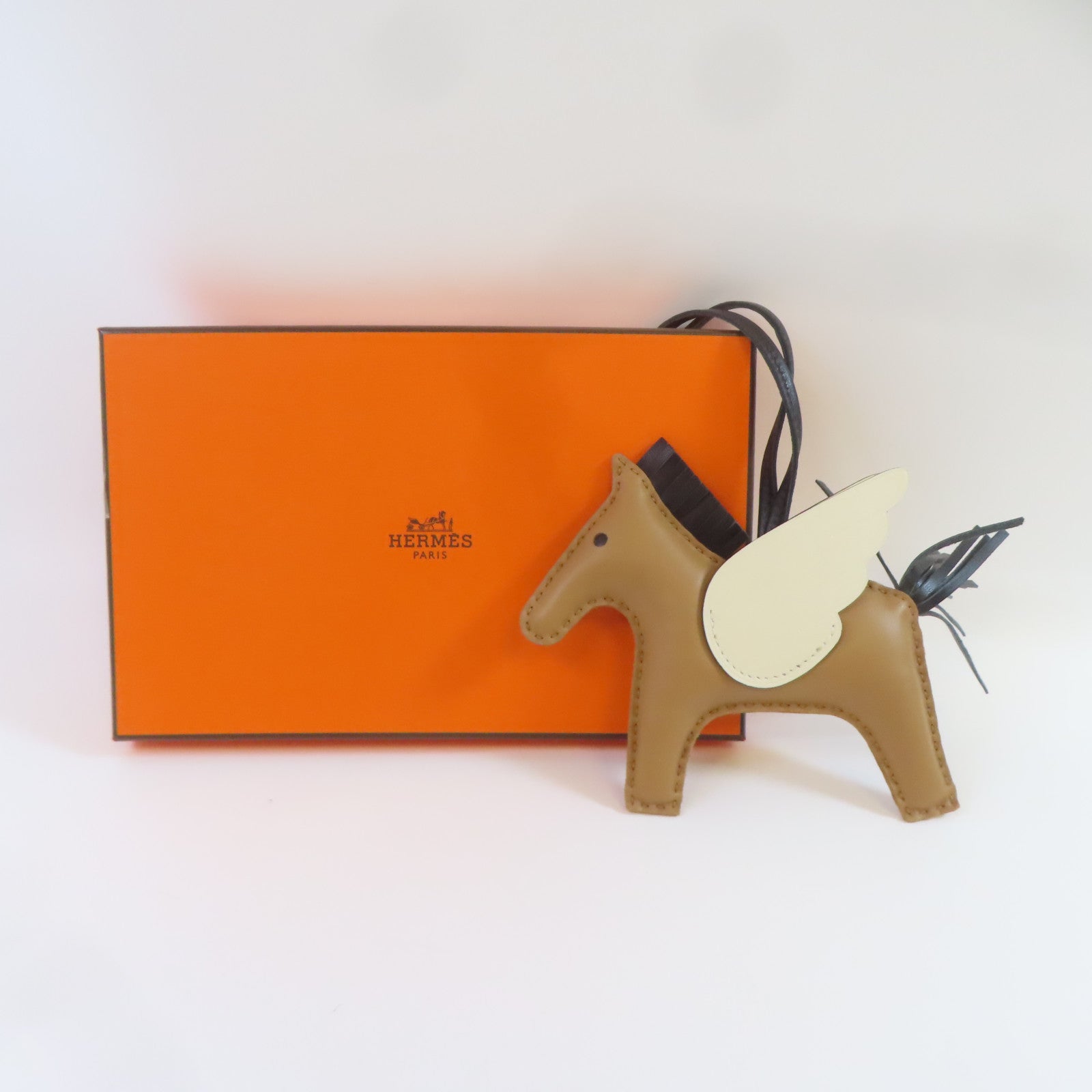 HERMES 【激減優惠】Swift皮革Rodeo Pegase MM掛飾Nata/Chai/啡色/黑色/米白色